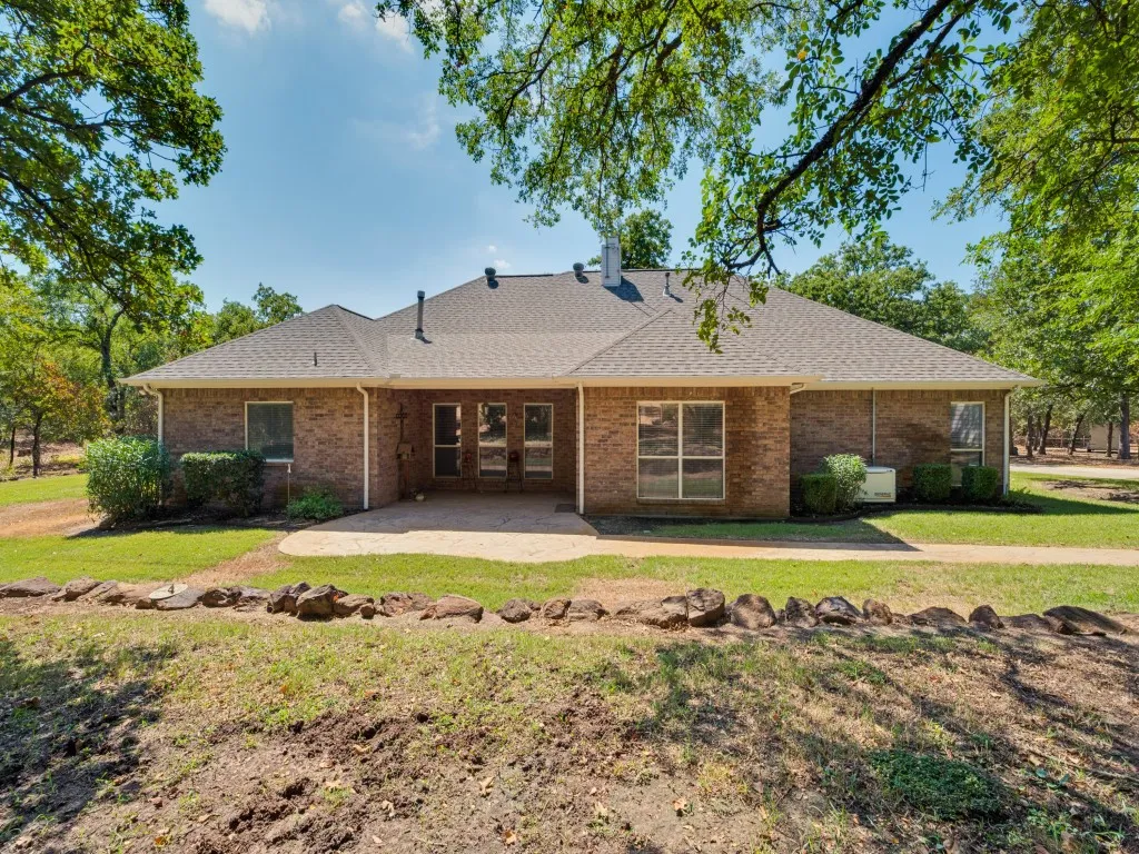 Single Family Residence For Sale in Denton County , 5600 Bridle Path, Aubrey, Texas 76227, 4 Bedroom, 3 Bathroom, 2 Garage spaces, 2,430 Sqft, built in 2003, mls#21394765, Real Estate Agent in Aubrey, Homes For Sale in Denton county, Homes For Sale in Aubrey, Realtor in Aubrey Texas, Real Estate Brokerage Independent Realty Texas, Luminita Cordes Realtor