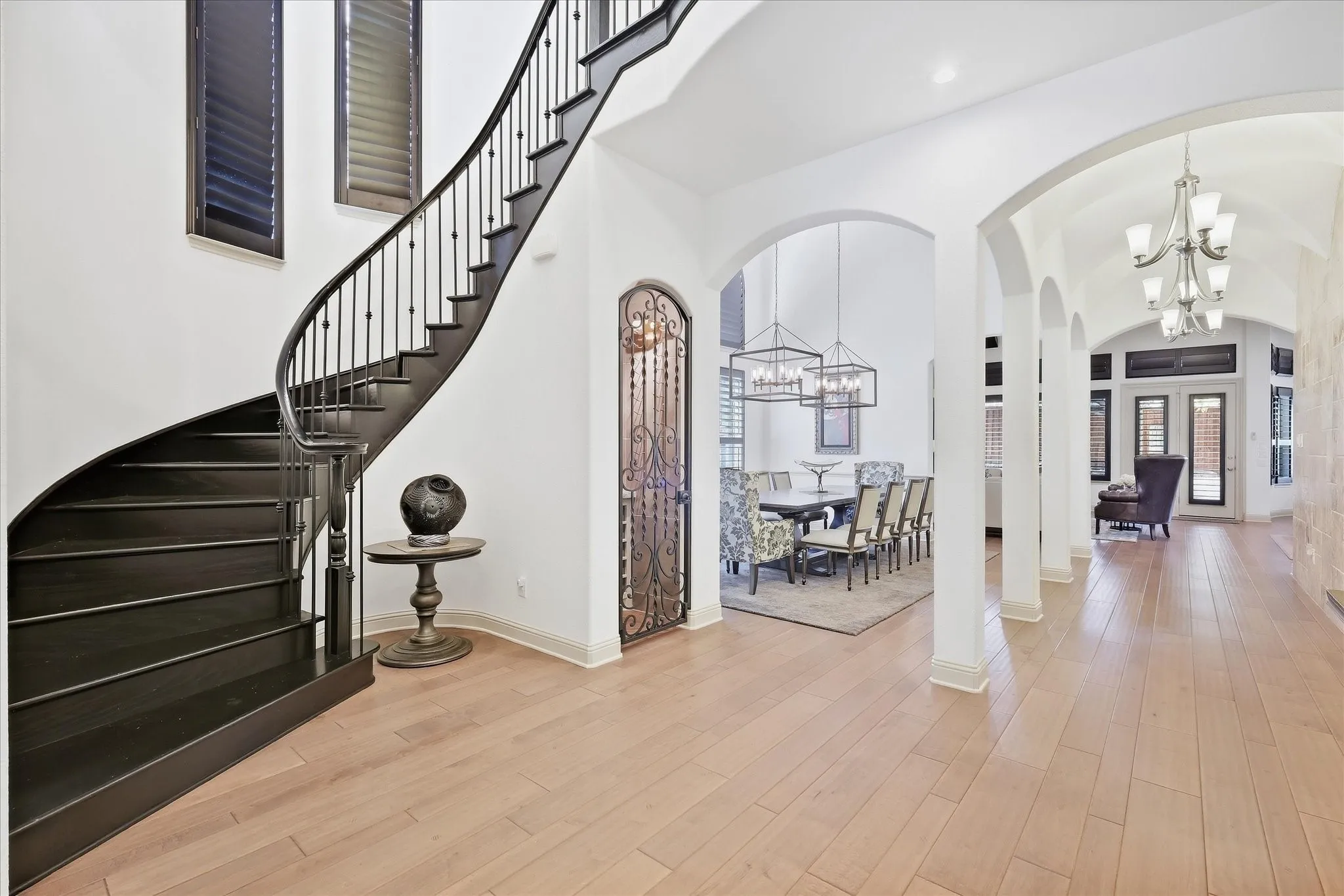 Curved wood staircase
