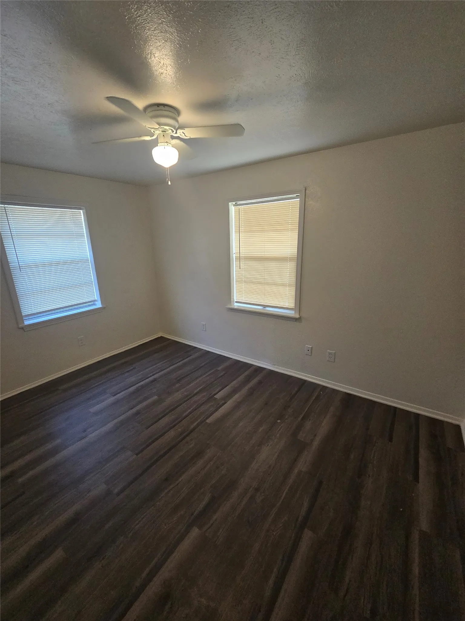 Single Family Residence For Rent in Dallas County , 810 Lexington Drive, Lancaster, Texas 75134, 3 Bedroom, 2 Bathroom, 2 Garage spaces, 1,233 Sqft, built in 1965, mls#21394770, Real Estate Agent in Lancaster, Homes For Rent in Dallas county, Homes For Rent in Lancaster, Realtor in Lancaster Texas, Real Estate Brokerage Independent Realty Texas, Luminita Cordes Realtor