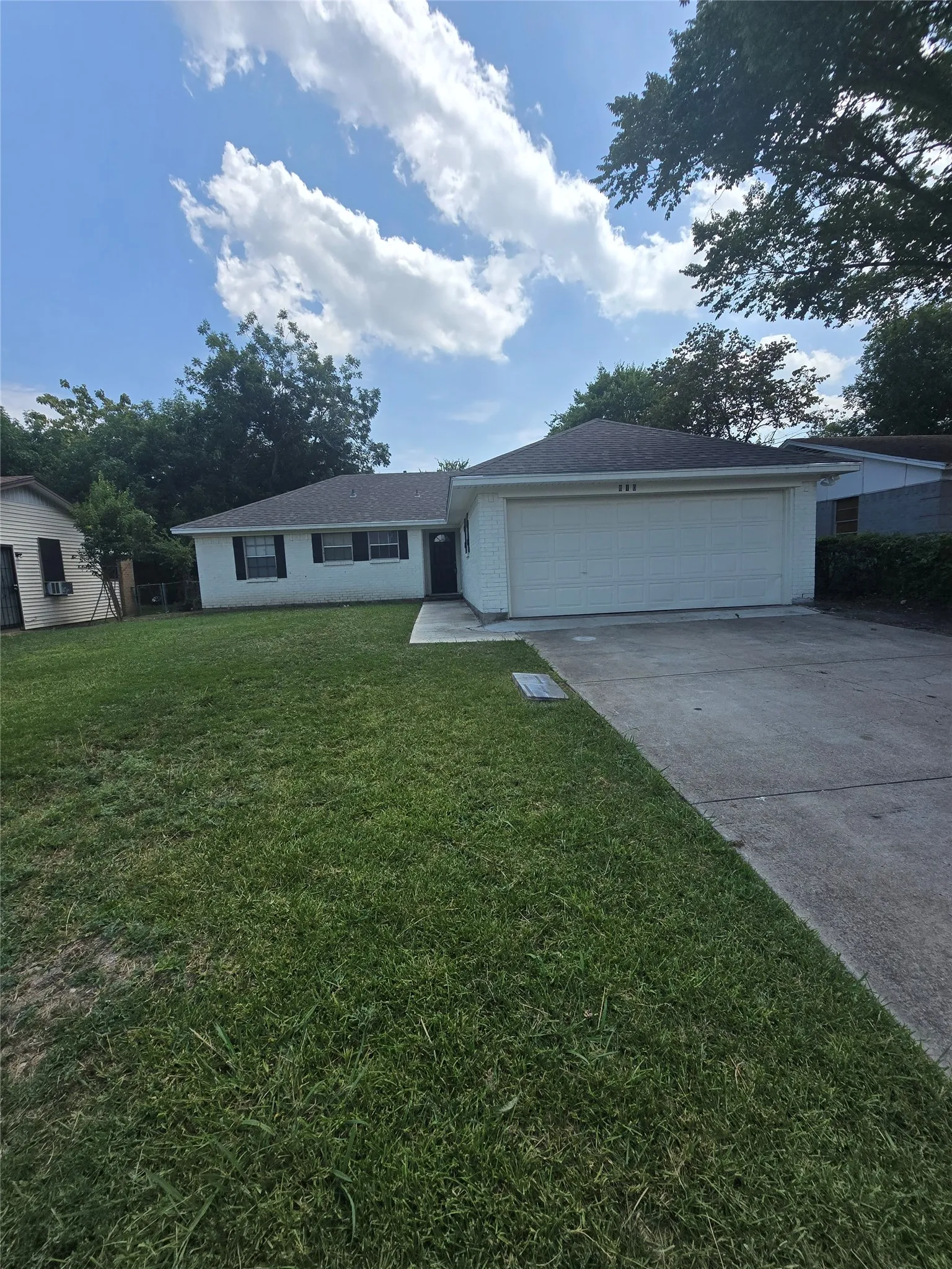 Single Family Residence For Rent in Dallas County , 810 Lexington Drive, Lancaster, Texas 75134, 3 Bedroom, 2 Bathroom, 2 Garage spaces, 1,233 Sqft, built in 1965, mls#21394770, Real Estate Agent in Lancaster, Homes For Rent in Dallas county, Homes For Rent in Lancaster, Realtor in Lancaster Texas, Real Estate Brokerage Independent Realty Texas, Luminita Cordes Realtor