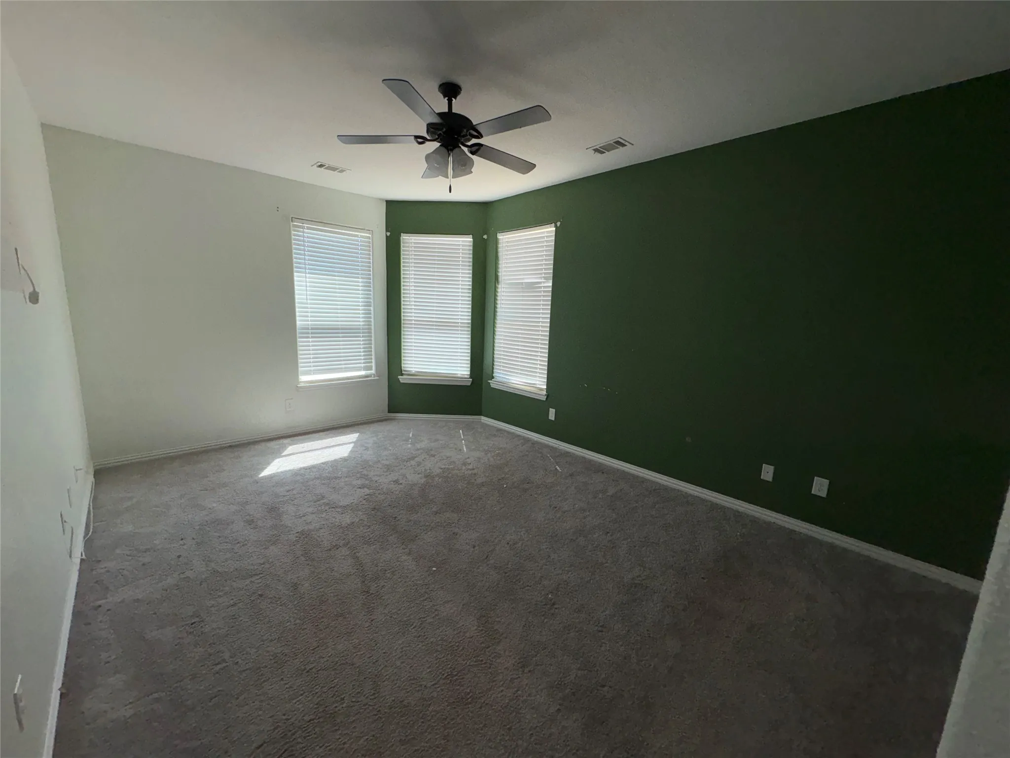 Single Family Residence For Sale in Tarrant County , 208 Flower Ridge Drive, Fort Worth, Texas 76108, 4 Bedroom, 2 Bathroom, 2 Garage spaces, 2,035 Sqft, built in 2018, mls#21393470, Real Estate Agent in Fort Worth, Homes For Sale in Tarrant county, Homes For Sale in Fort Worth, Realtor in Fort Worth Texas, Real Estate Brokerage Independent Realty Texas, Luminita Cordes Realtor