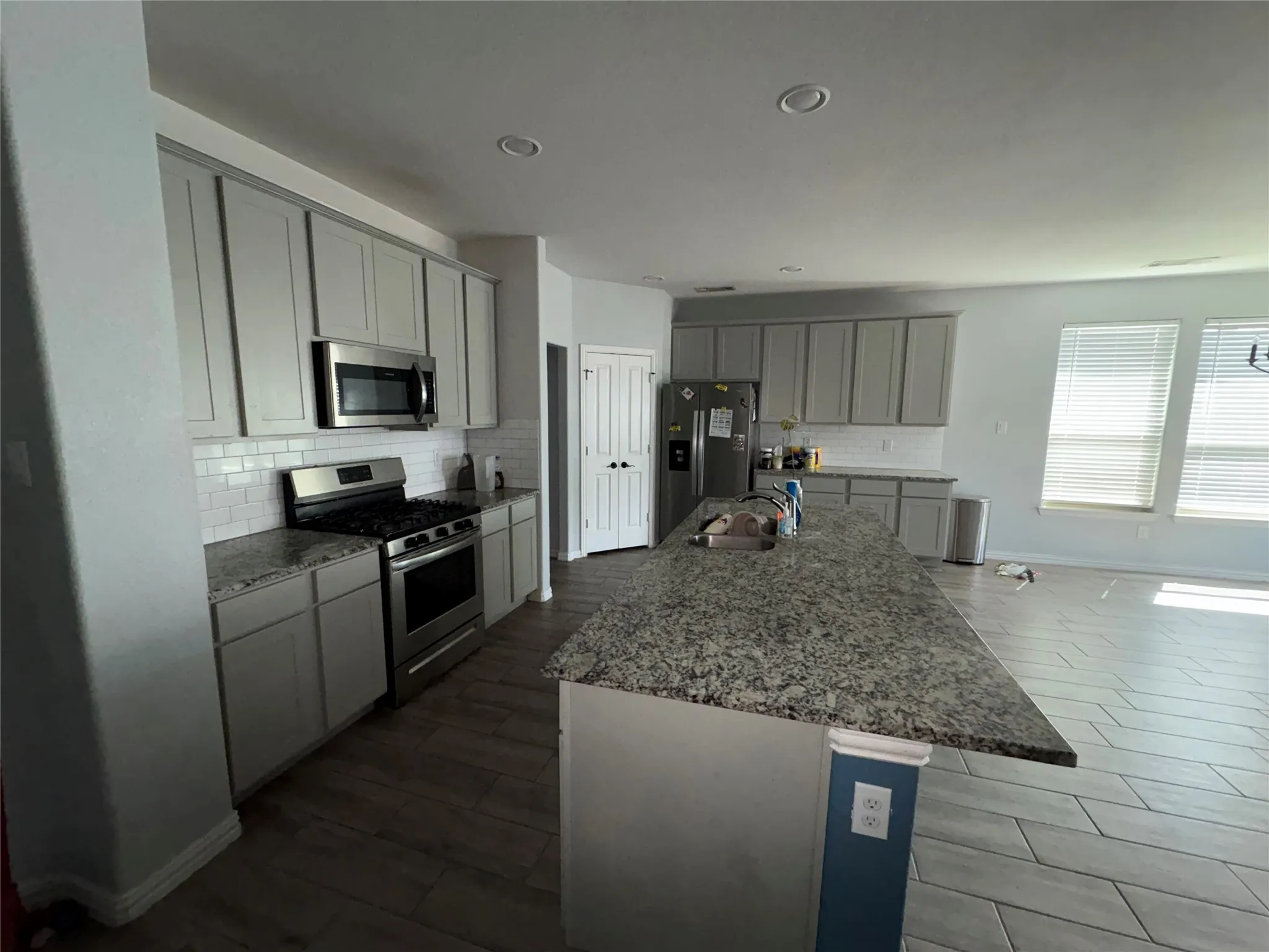 Single Family Residence For Sale in Tarrant County , 208 Flower Ridge Drive, Fort Worth, Texas 76108, 4 Bedroom, 2 Bathroom, 2 Garage spaces, 2,035 Sqft, built in 2018, mls#21393470, Real Estate Agent in Fort Worth, Homes For Sale in Tarrant county, Homes For Sale in Fort Worth, Realtor in Fort Worth Texas, Real Estate Brokerage Independent Realty Texas, Luminita Cordes Realtor