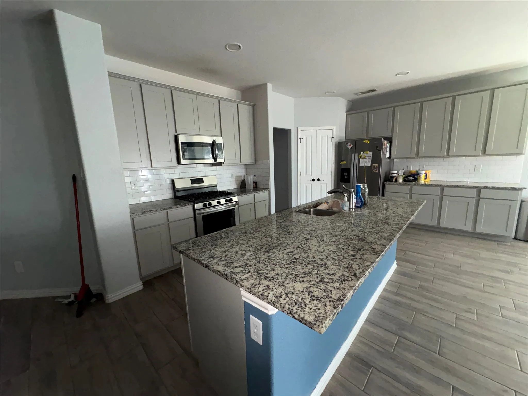 Single Family Residence For Sale in Tarrant County , 208 Flower Ridge Drive, Fort Worth, Texas 76108, 4 Bedroom, 2 Bathroom, 2 Garage spaces, 2,035 Sqft, built in 2018, mls#21393470, Real Estate Agent in Fort Worth, Homes For Sale in Tarrant county, Homes For Sale in Fort Worth, Realtor in Fort Worth Texas, Real Estate Brokerage Independent Realty Texas, Luminita Cordes Realtor