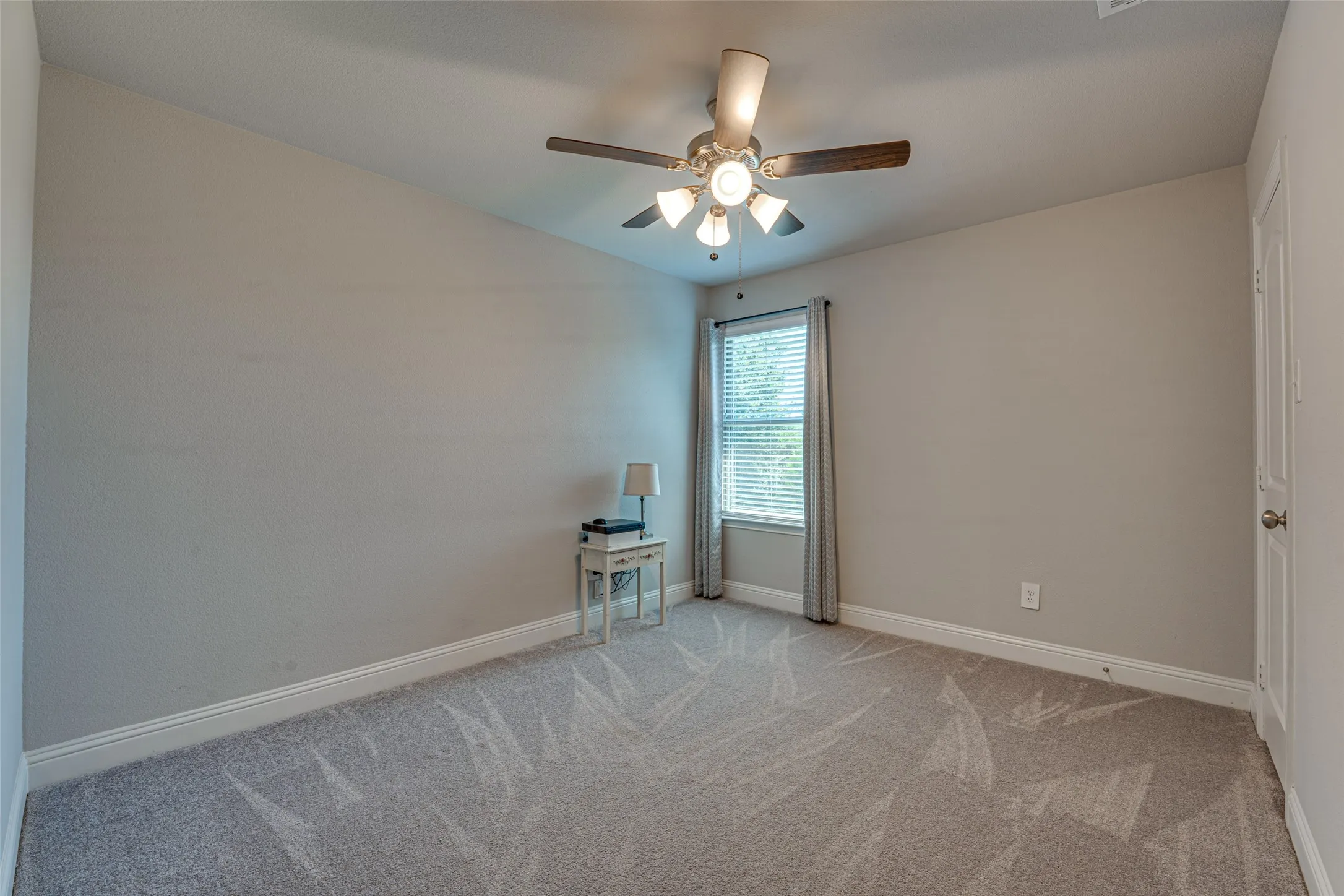 Townhouse For Sale in Hunt County , 6810 Topaz Drive, Greenville, Texas 75402, 3 Bedroom, 3 Bathroom, 2 Garage spaces, 1,448 Sqft, built in 2021, mls#21393923, Real Estate Agent in Greenville, Homes For Sale in Hunt county, Homes For Sale in Greenville, Realtor in Greenville Texas, Real Estate Brokerage Independent Realty Texas, Luminita Cordes Realtor