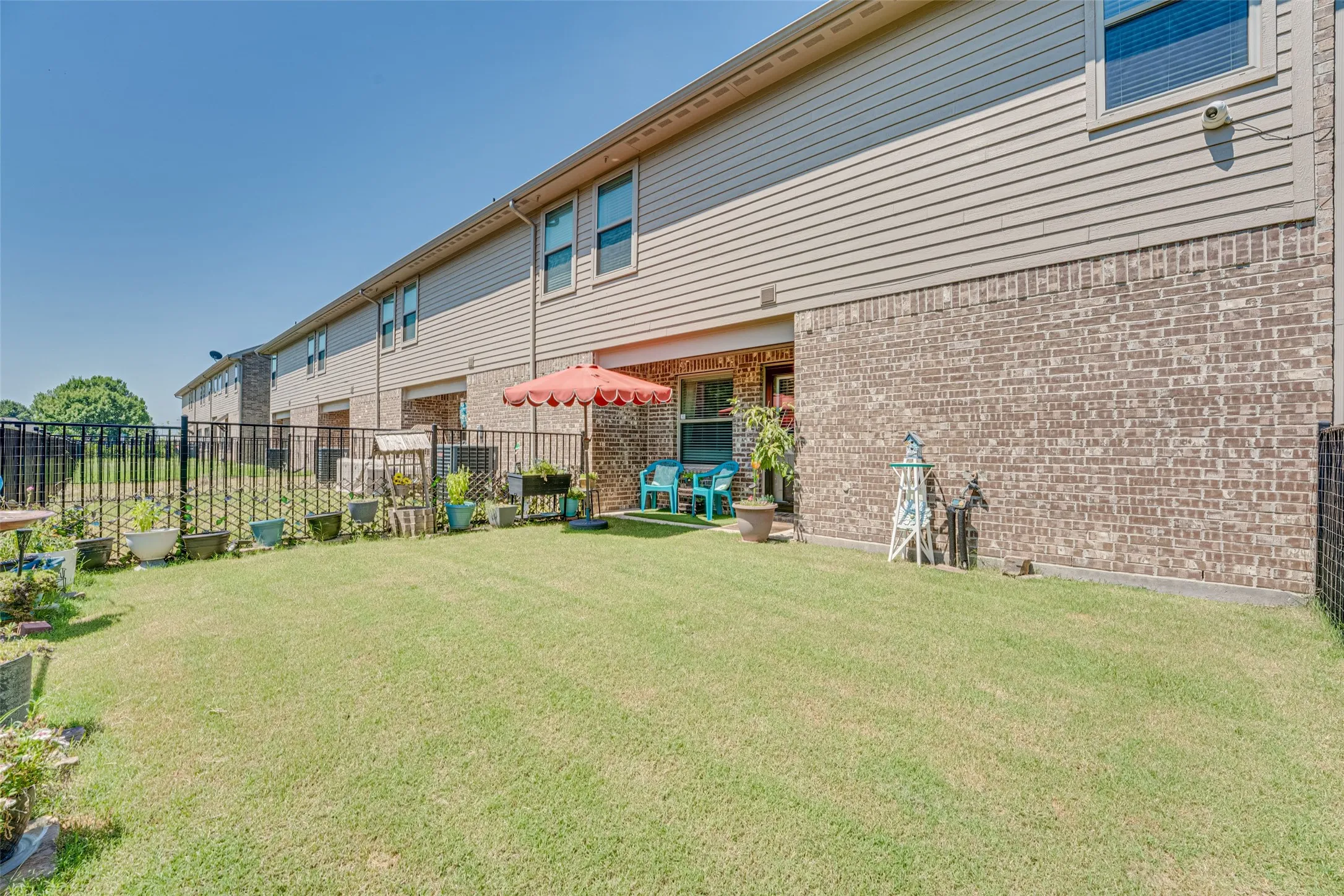 Townhouse For Sale in Hunt County , 6810 Topaz Drive, Greenville, Texas 75402, 3 Bedroom, 3 Bathroom, 2 Garage spaces, 1,448 Sqft, built in 2021, mls#21393923, Real Estate Agent in Greenville, Homes For Sale in Hunt county, Homes For Sale in Greenville, Realtor in Greenville Texas, Real Estate Brokerage Independent Realty Texas, Luminita Cordes Realtor