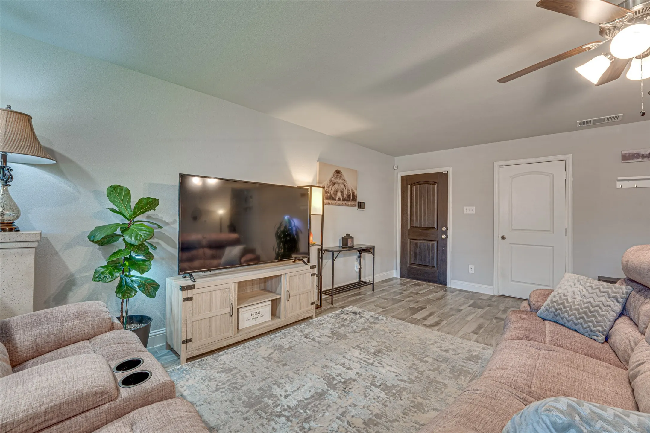 Townhouse For Sale in Hunt County , 6810 Topaz Drive, Greenville, Texas 75402, 3 Bedroom, 3 Bathroom, 2 Garage spaces, 1,448 Sqft, built in 2021, mls#21393923, Real Estate Agent in Greenville, Homes For Sale in Hunt county, Homes For Sale in Greenville, Realtor in Greenville Texas, Real Estate Brokerage Independent Realty Texas, Luminita Cordes Realtor