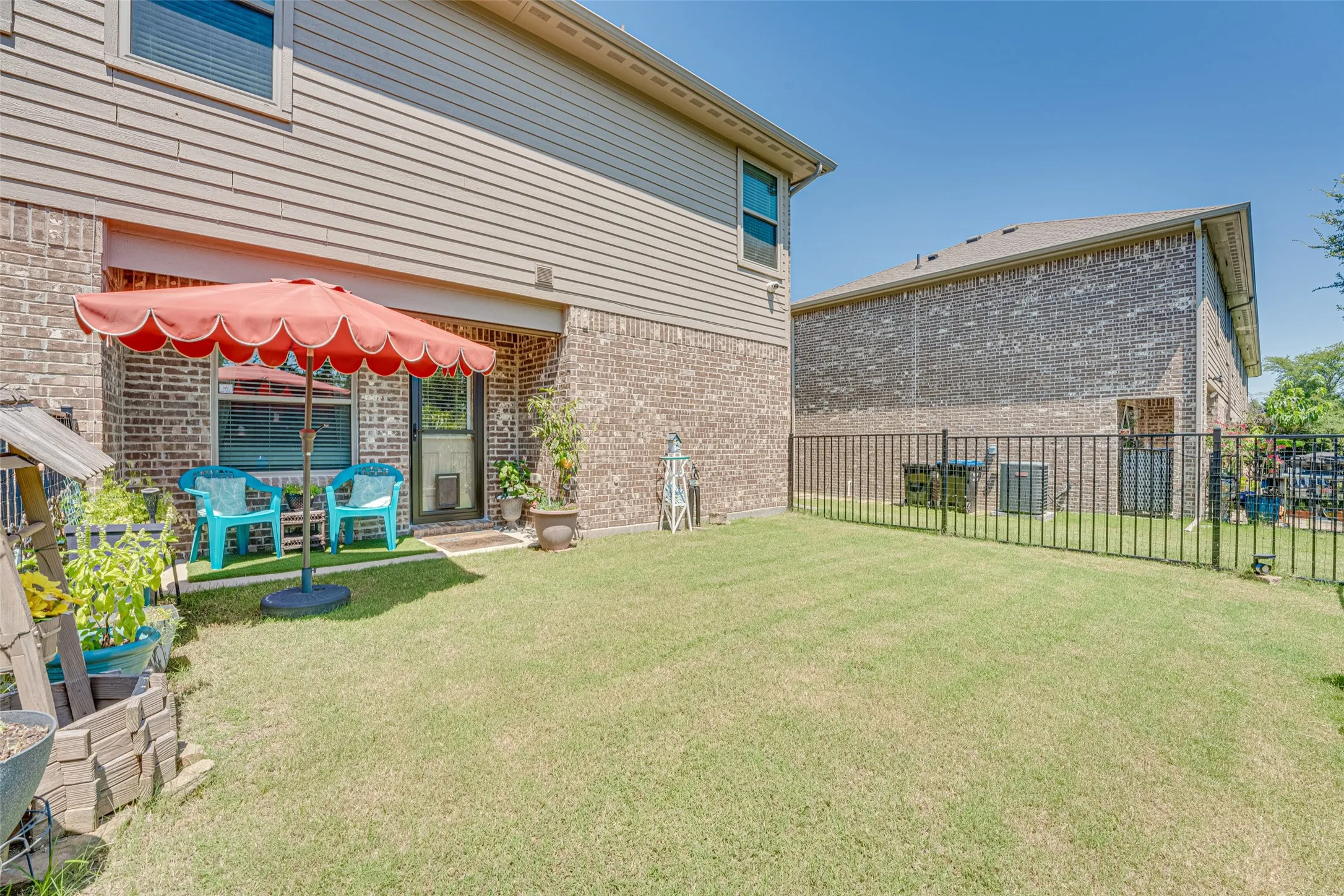 Townhouse For Sale in Hunt County , 6810 Topaz Drive, Greenville, Texas 75402, 3 Bedroom, 3 Bathroom, 2 Garage spaces, 1,448 Sqft, built in 2021, mls#21393923, Real Estate Agent in Greenville, Homes For Sale in Hunt county, Homes For Sale in Greenville, Realtor in Greenville Texas, Real Estate Brokerage Independent Realty Texas, Luminita Cordes Realtor