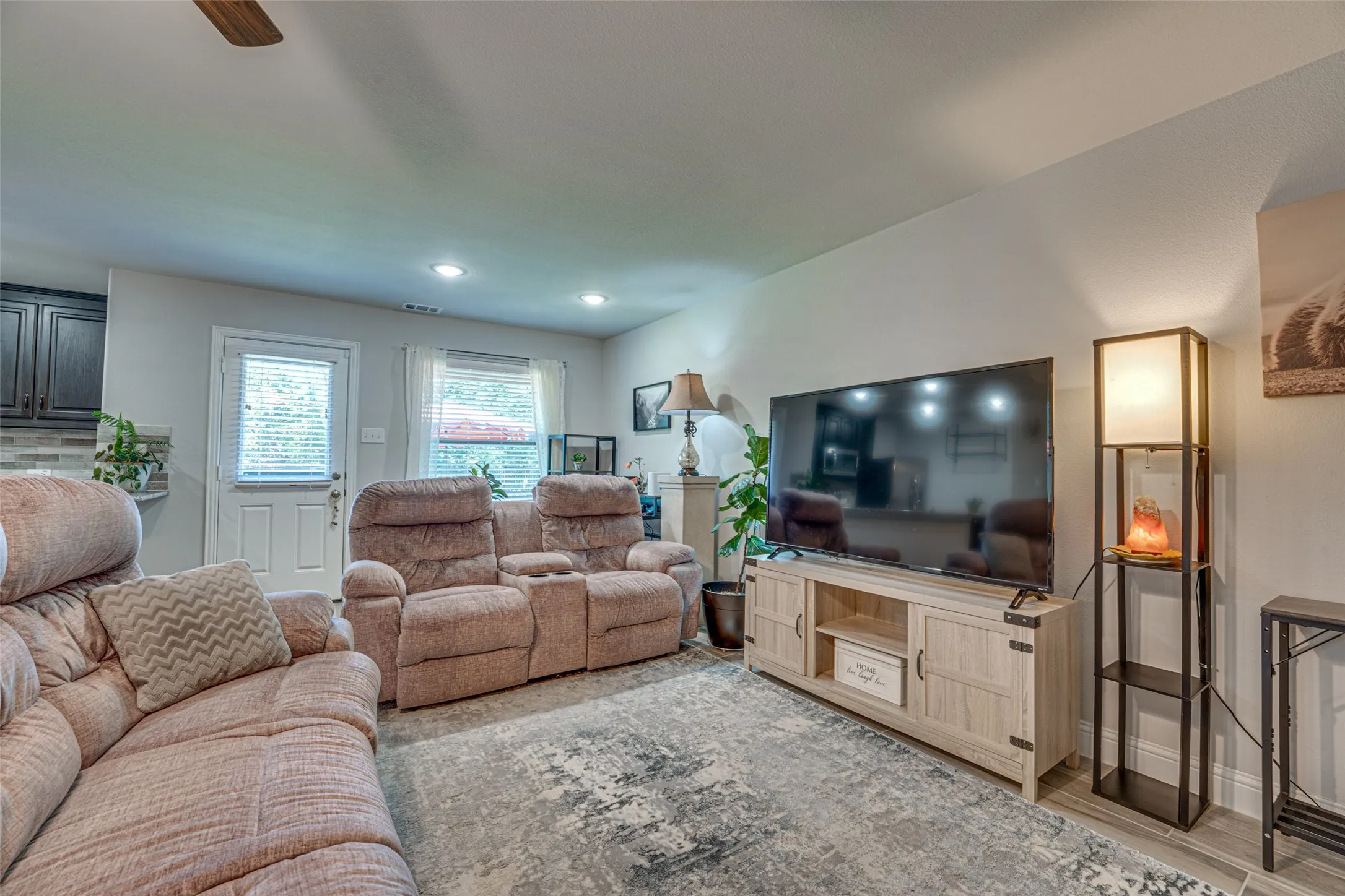 Townhouse For Sale in Hunt County , 6810 Topaz Drive, Greenville, Texas 75402, 3 Bedroom, 3 Bathroom, 2 Garage spaces, 1,448 Sqft, built in 2021, mls#21393923, Real Estate Agent in Greenville, Homes For Sale in Hunt county, Homes For Sale in Greenville, Realtor in Greenville Texas, Real Estate Brokerage Independent Realty Texas, Luminita Cordes Realtor