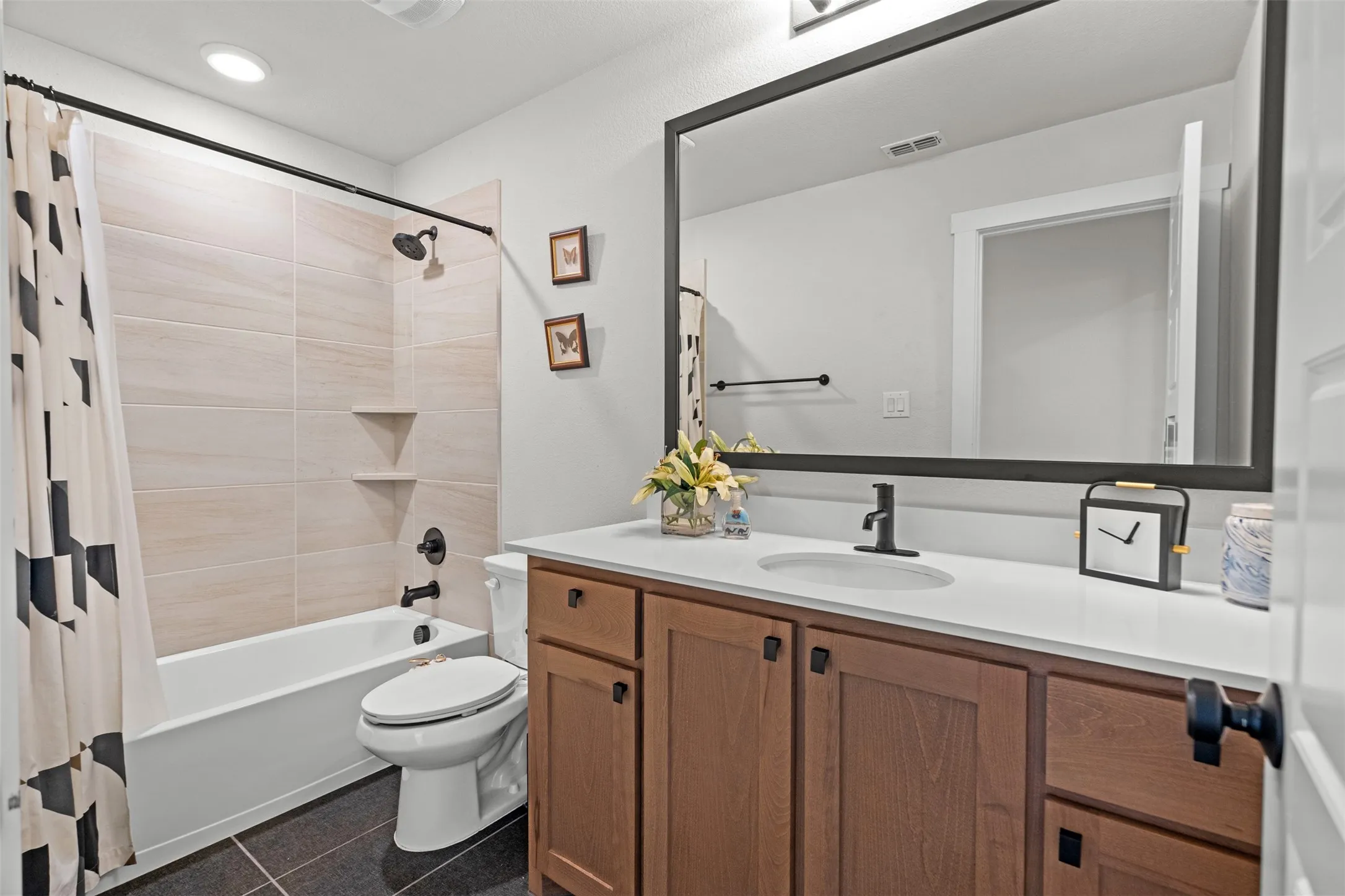 Single Family Residence For Sale in Collin County , 963 Sprangletop Street, Allen, Texas 75013, 4 Bedroom, 4 Bathroom, 2 Garage spaces, 3,101 Sqft, built in 2020, mls#21392295, Real Estate Agent in Allen, Homes For Sale in Collin county, Homes For Sale in Allen, Realtor in Allen Texas, Real Estate Brokerage Independent Realty Texas, Luminita Cordes Realtor