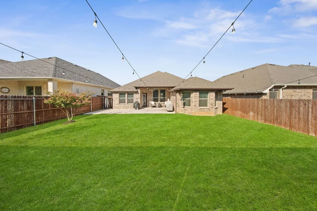 Single Family Residence For Sale in Tarrant County , 1357 Collett Sublett Road, Kennedale, Texas 76060, 3 Bedroom, 2 Bathroom, 2 Garage spaces, 1,804 Sqft, built in 2021, mls#21393935, Real Estate Agent in Kennedale, Homes For Sale in Tarrant county, Homes For Sale in Kennedale, Realtor in Kennedale Texas, Real Estate Brokerage Independent Realty Texas, Luminita Cordes Realtor