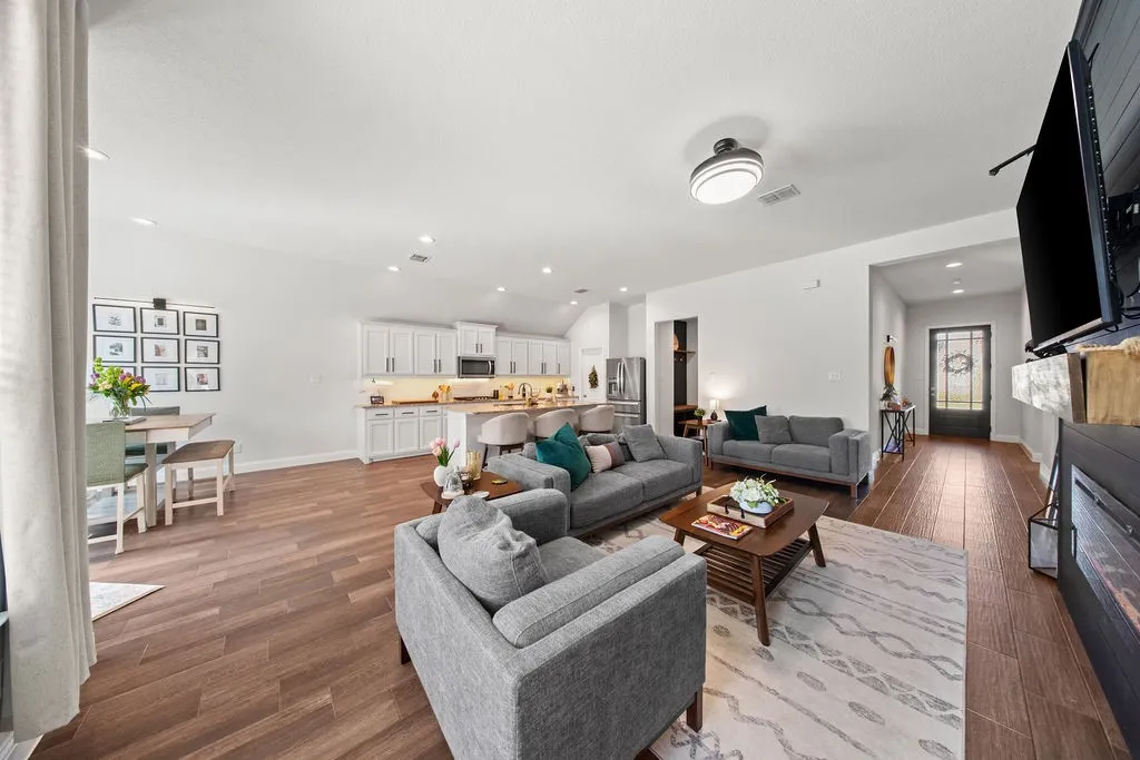 Single Family Residence For Sale in Tarrant County , 1357 Collett Sublett Road, Kennedale, Texas 76060, 3 Bedroom, 2 Bathroom, 2 Garage spaces, 1,804 Sqft, built in 2021, mls#21393935, Real Estate Agent in Kennedale, Homes For Sale in Tarrant county, Homes For Sale in Kennedale, Realtor in Kennedale Texas, Real Estate Brokerage Independent Realty Texas, Luminita Cordes Realtor