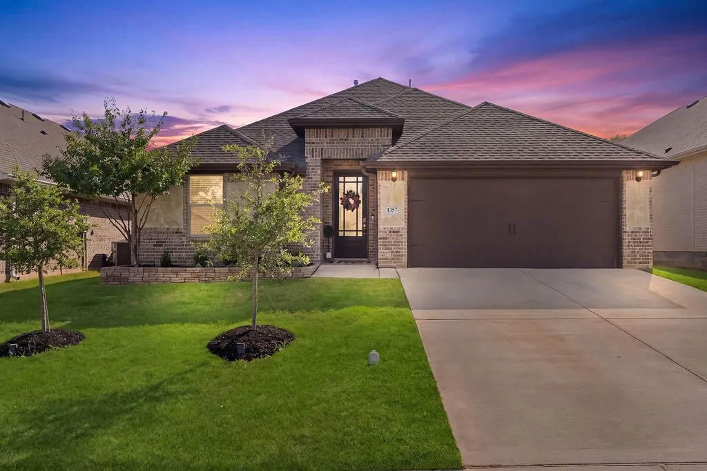 Single Family Residence For Sale in Tarrant County , 1357 Collett Sublett Road, Kennedale, Texas 76060, 3 Bedroom, 2 Bathroom, 2 Garage spaces, 1,804 Sqft, built in 2021, mls#21393935, Real Estate Agent in Kennedale, Homes For Sale in Tarrant county, Homes For Sale in Kennedale, Realtor in Kennedale Texas, Real Estate Brokerage Independent Realty Texas, Luminita Cordes Realtor