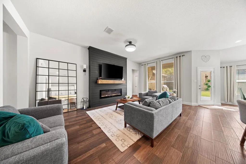 Single Family Residence For Sale in Tarrant County , 1357 Collett Sublett Road, Kennedale, Texas 76060, 3 Bedroom, 2 Bathroom, 2 Garage spaces, 1,804 Sqft, built in 2021, mls#21393935, Real Estate Agent in Kennedale, Homes For Sale in Tarrant county, Homes For Sale in Kennedale, Realtor in Kennedale Texas, Real Estate Brokerage Independent Realty Texas, Luminita Cordes Realtor