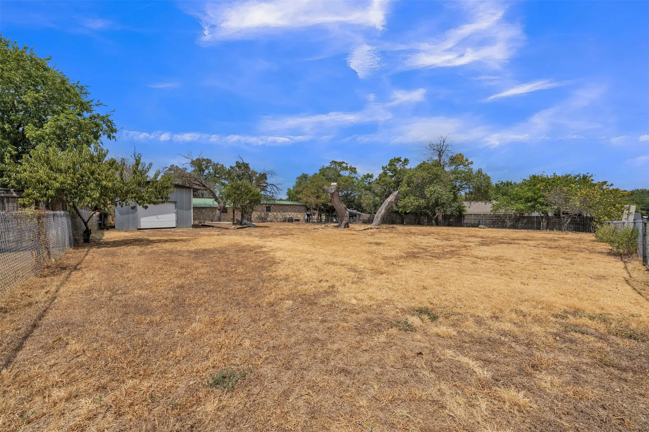 Mobile Home For Sale in Somervell County , 305 Walker Street, Glen Rose, Texas 76043, 2 Bedroom, 2 Bathroom, 2 Garage spaces, 1,360 Sqft, built in 1970, mls#21394739, Real Estate Agent in Glen Rose, Homes For Sale in Somervell county, Homes For Sale in Glen Rose, Realtor in Glen Rose Texas, Real Estate Brokerage Independent Realty Texas, Luminita Cordes Realtor