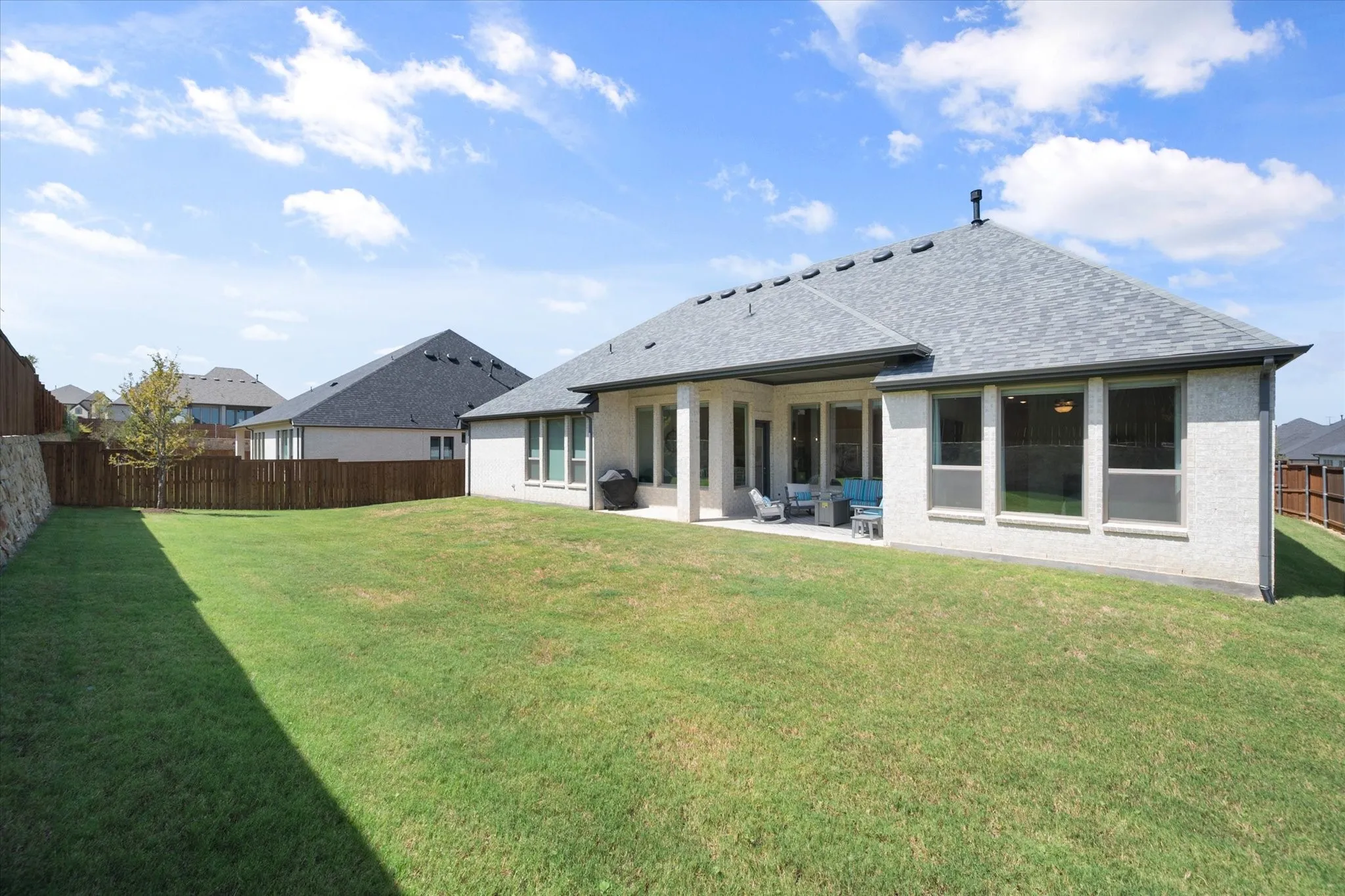 Single Family Residence For Sale in Tarrant County , 2001 Rockwood Lane, Mansfield, Texas 76063, 4 Bedroom, 4 Bathroom, 3 Garage spaces, 3,477 Sqft, built in 2024, mls#21393820, Real Estate Agent in Mansfield, Homes For Sale in Tarrant county, Homes For Sale in Mansfield, Realtor in Mansfield Texas, Real Estate Brokerage Independent Realty Texas, Luminita Cordes Realtor
