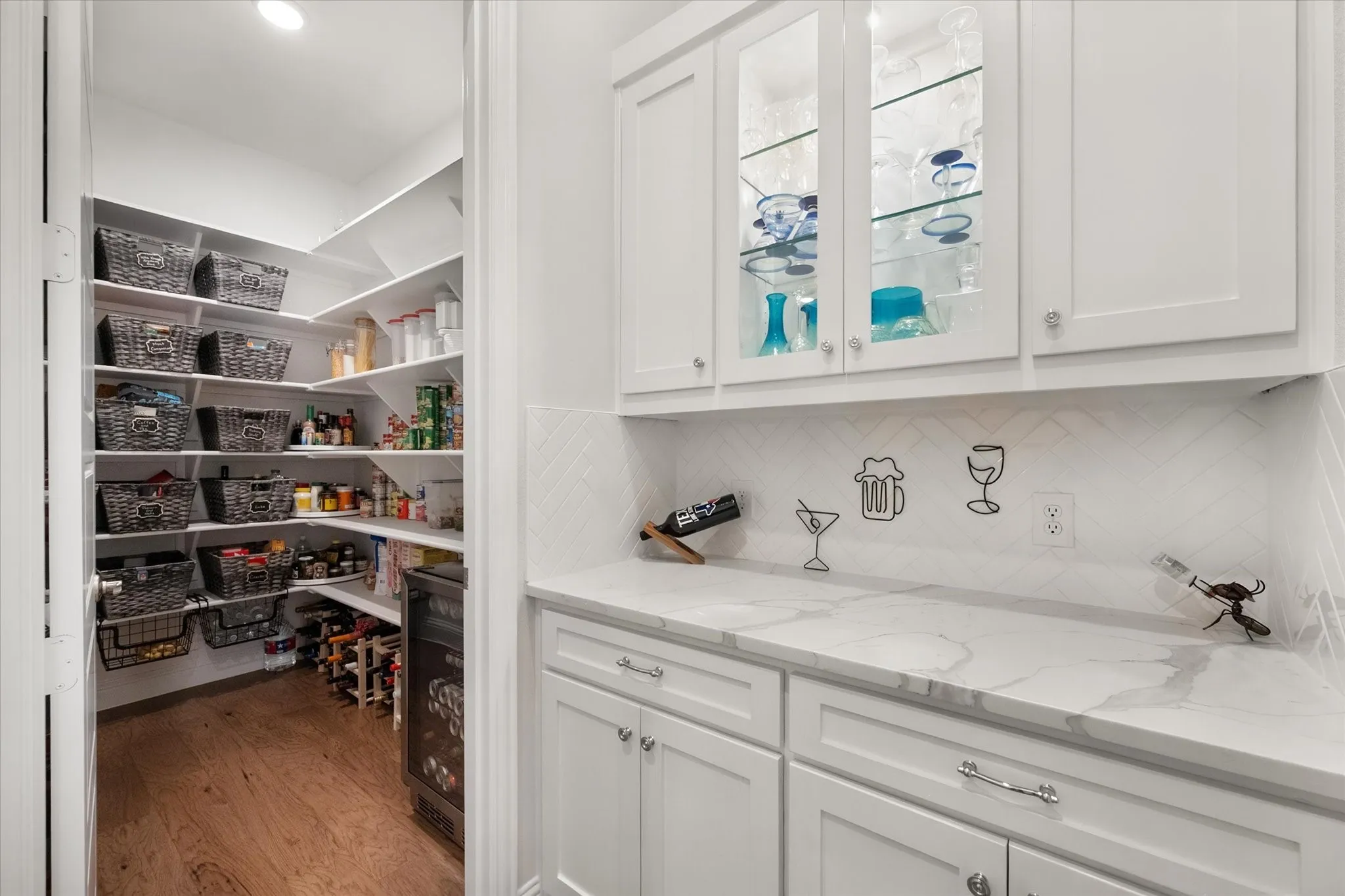Single Family Residence For Sale in Tarrant County , 2001 Rockwood Lane, Mansfield, Texas 76063, 4 Bedroom, 4 Bathroom, 3 Garage spaces, 3,477 Sqft, built in 2024, mls#21393820, Real Estate Agent in Mansfield, Homes For Sale in Tarrant county, Homes For Sale in Mansfield, Realtor in Mansfield Texas, Real Estate Brokerage Independent Realty Texas, Luminita Cordes Realtor