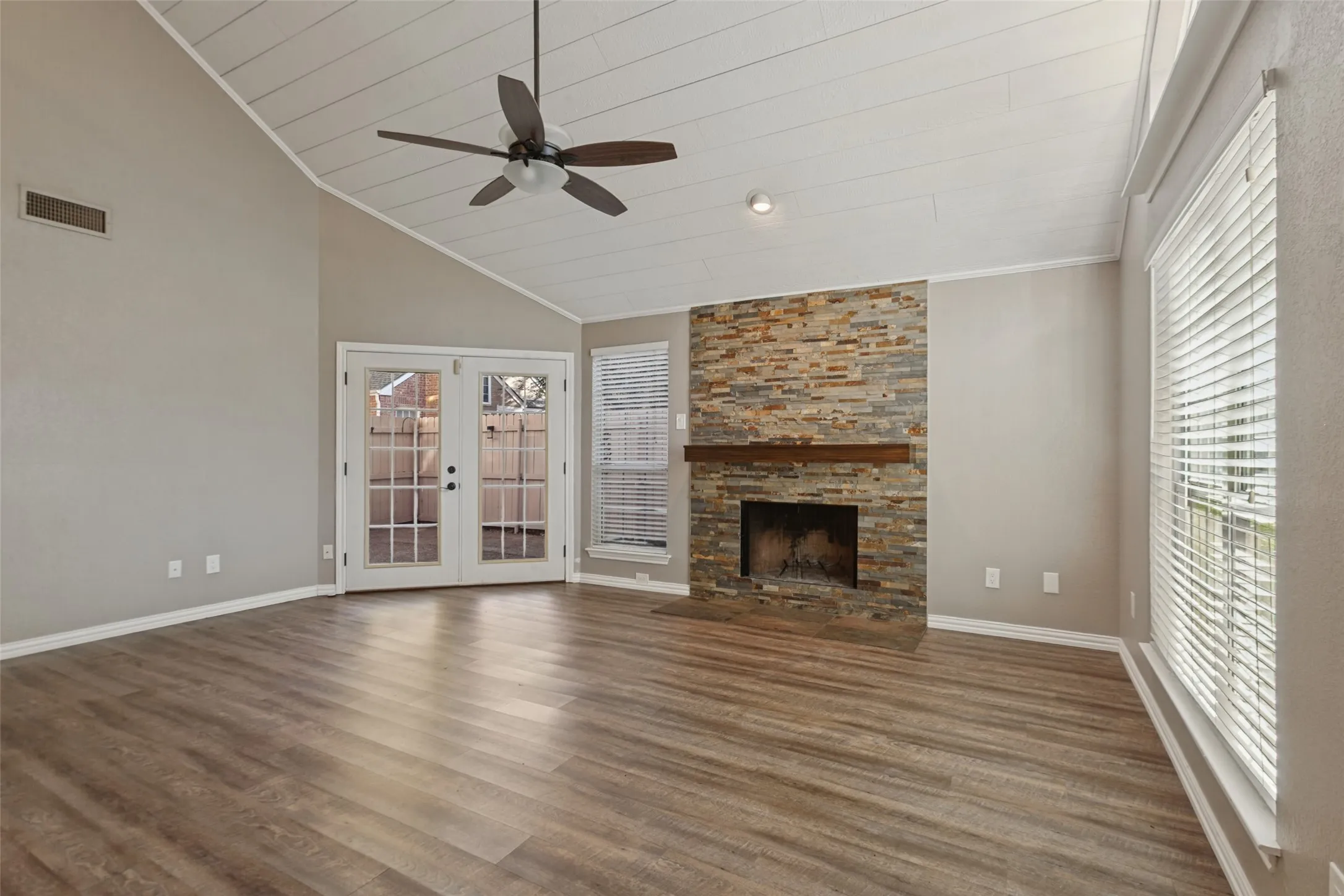 Condominium For Sale in Collin County , 17860 Windflower Way 1604, Dallas, Texas 75252, 3 Bedroom, 3 Bathroom, Garage spaces, 1,555 Sqft, built in 1985, mls#21391195, Real Estate Agent in Dallas, Homes For Sale in Collin county, Homes For Sale in Dallas, Realtor in Dallas Texas, Real Estate Brokerage Independent Realty Texas, Luminita Cordes Realtor