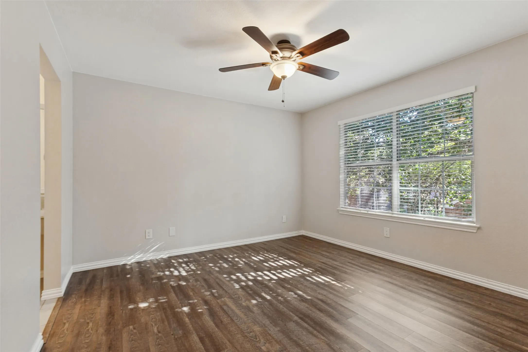 Condominium For Sale in Collin County , 17860 Windflower Way 1604, Dallas, Texas 75252, 3 Bedroom, 3 Bathroom, Garage spaces, 1,555 Sqft, built in 1985, mls#21391195, Real Estate Agent in Dallas, Homes For Sale in Collin county, Homes For Sale in Dallas, Realtor in Dallas Texas, Real Estate Brokerage Independent Realty Texas, Luminita Cordes Realtor