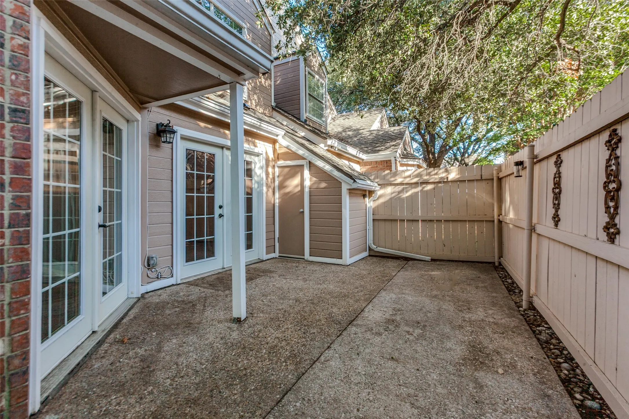 Condominium For Sale in Collin County , 17860 Windflower Way 1604, Dallas, Texas 75252, 3 Bedroom, 3 Bathroom, Garage spaces, 1,555 Sqft, built in 1985, mls#21391195, Real Estate Agent in Dallas, Homes For Sale in Collin county, Homes For Sale in Dallas, Realtor in Dallas Texas, Real Estate Brokerage Independent Realty Texas, Luminita Cordes Realtor