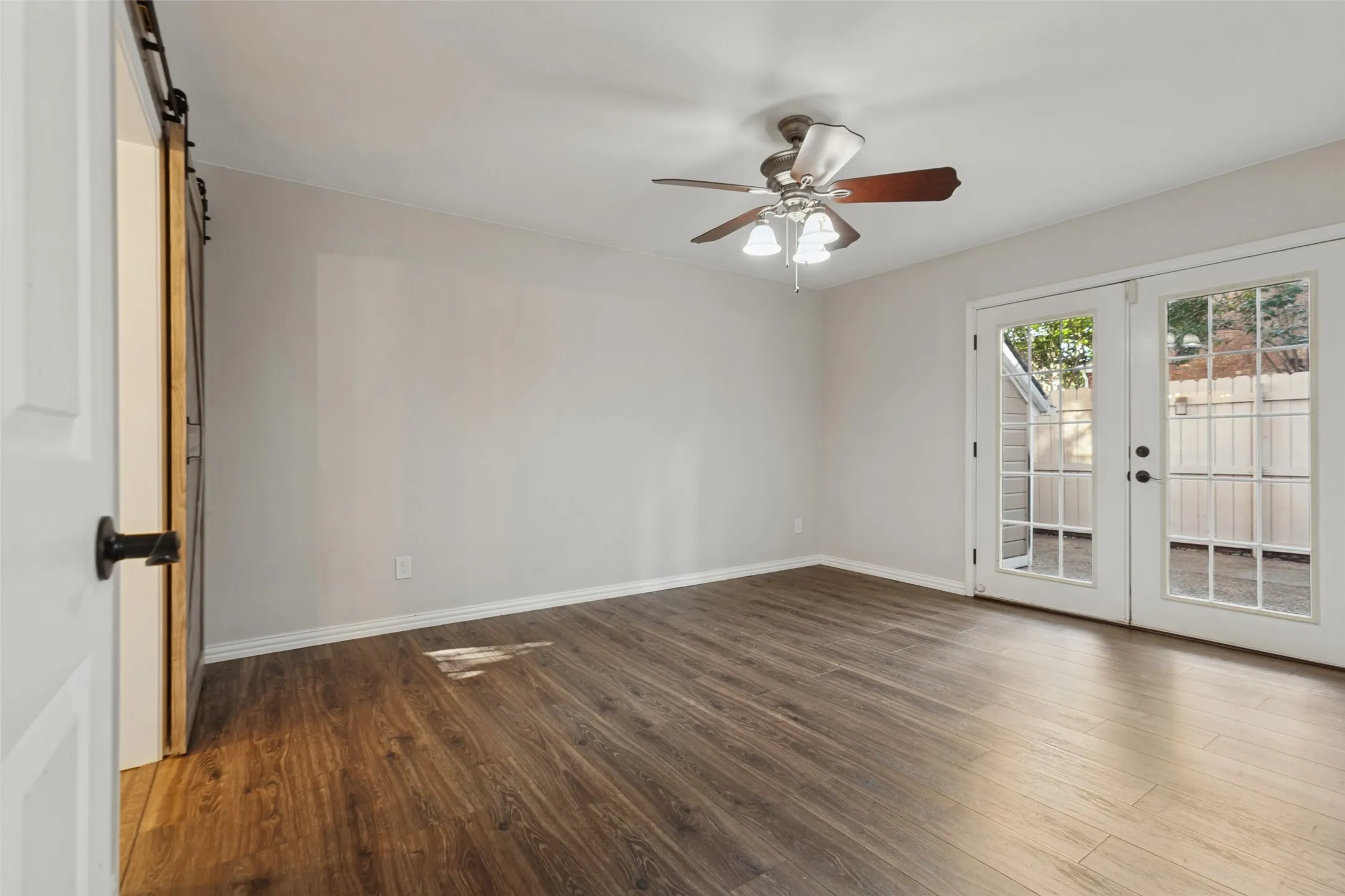 Condominium For Sale in Collin County , 17860 Windflower Way 1604, Dallas, Texas 75252, 3 Bedroom, 3 Bathroom, Garage spaces, 1,555 Sqft, built in 1985, mls#21391195, Real Estate Agent in Dallas, Homes For Sale in Collin county, Homes For Sale in Dallas, Realtor in Dallas Texas, Real Estate Brokerage Independent Realty Texas, Luminita Cordes Realtor