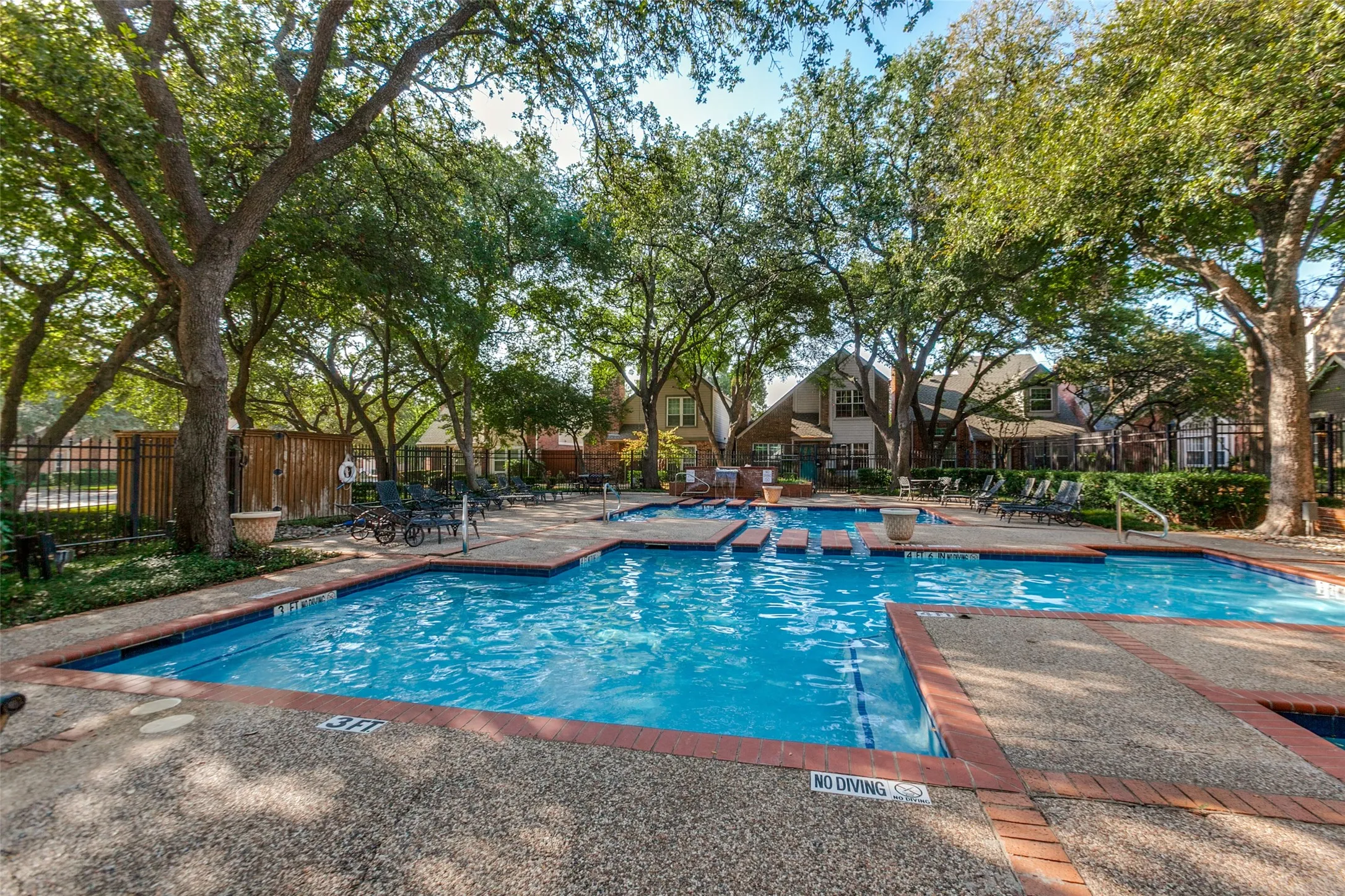 Condominium For Sale in Collin County , 17860 Windflower Way 1604, Dallas, Texas 75252, 3 Bedroom, 3 Bathroom, Garage spaces, 1,555 Sqft, built in 1985, mls#21391195, Real Estate Agent in Dallas, Homes For Sale in Collin county, Homes For Sale in Dallas, Realtor in Dallas Texas, Real Estate Brokerage Independent Realty Texas, Luminita Cordes Realtor
