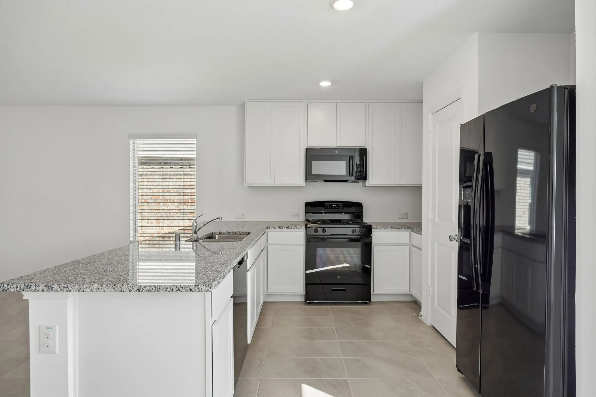 Single Family Residence For Rent in Kaufman County , 1633 Rosy Finch Drive, Forney, Texas 75126, 3 Bedroom, 2 Bathroom, 2 Garage spaces, 1,260 Sqft, built in 2023, mls#21391836, Real Estate Agent in Forney, Homes For Rent in Kaufman county, Homes For Rent in Forney, Realtor in Forney Texas, Real Estate Brokerage Independent Realty Texas, Luminita Cordes Realtor