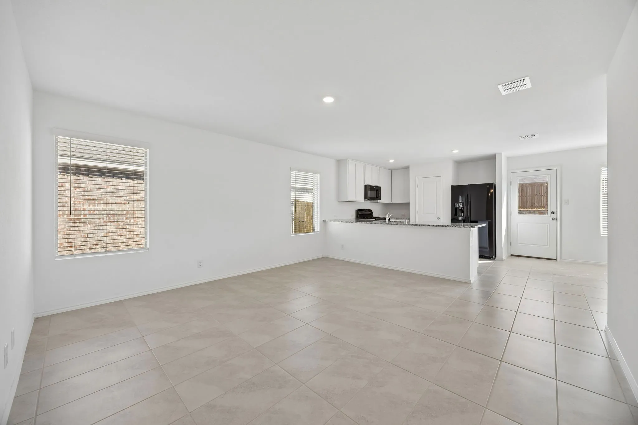 Single Family Residence For Rent in Kaufman County , 1633 Rosy Finch Drive, Forney, Texas 75126, 3 Bedroom, 2 Bathroom, 2 Garage spaces, 1,260 Sqft, built in 2023, mls#21391836, Real Estate Agent in Forney, Homes For Rent in Kaufman county, Homes For Rent in Forney, Realtor in Forney Texas, Real Estate Brokerage Independent Realty Texas, Luminita Cordes Realtor