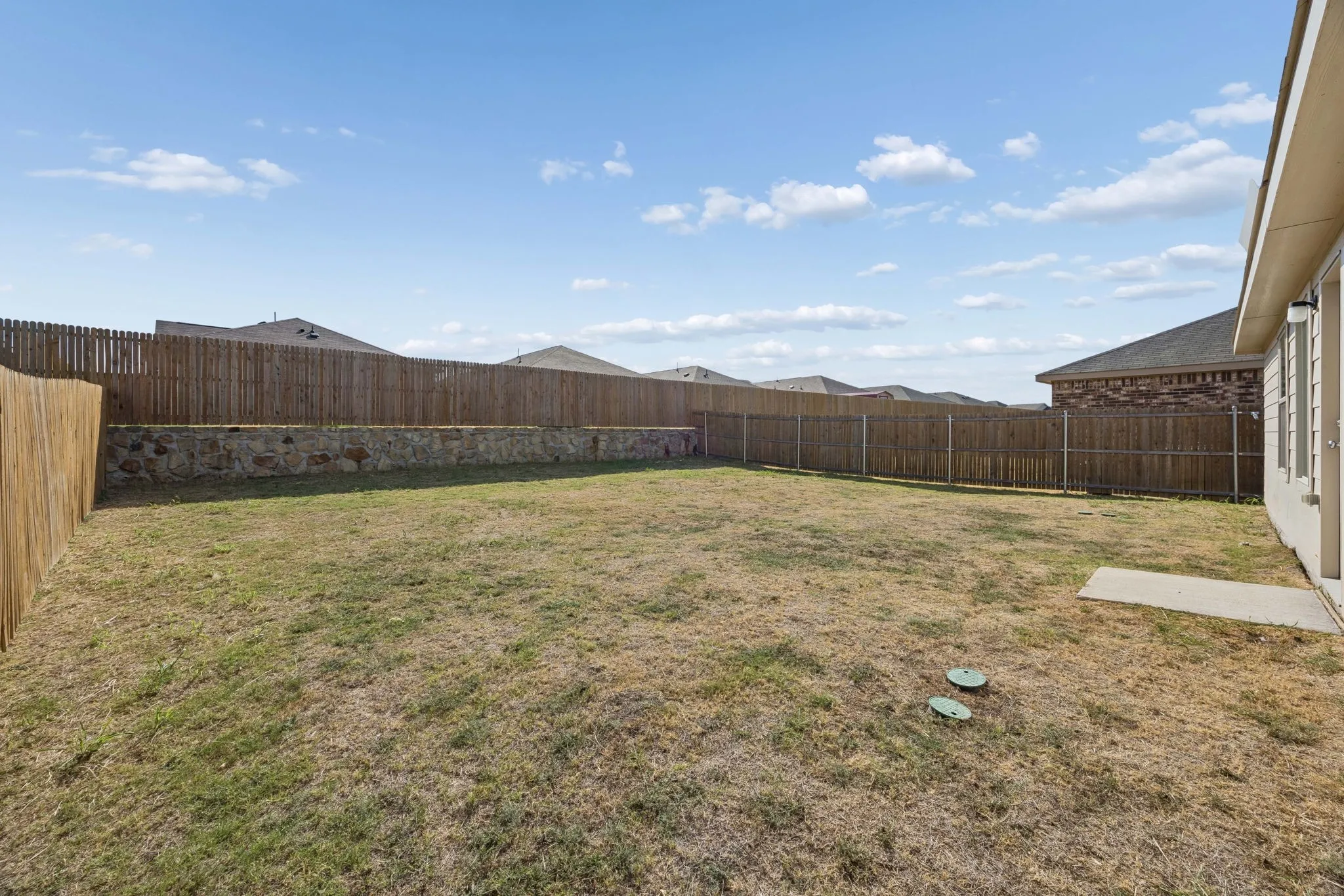 Single Family Residence For Rent in Kaufman County , 1633 Rosy Finch Drive, Forney, Texas 75126, 3 Bedroom, 2 Bathroom, 2 Garage spaces, 1,260 Sqft, built in 2023, mls#21391836, Real Estate Agent in Forney, Homes For Rent in Kaufman county, Homes For Rent in Forney, Realtor in Forney Texas, Real Estate Brokerage Independent Realty Texas, Luminita Cordes Realtor