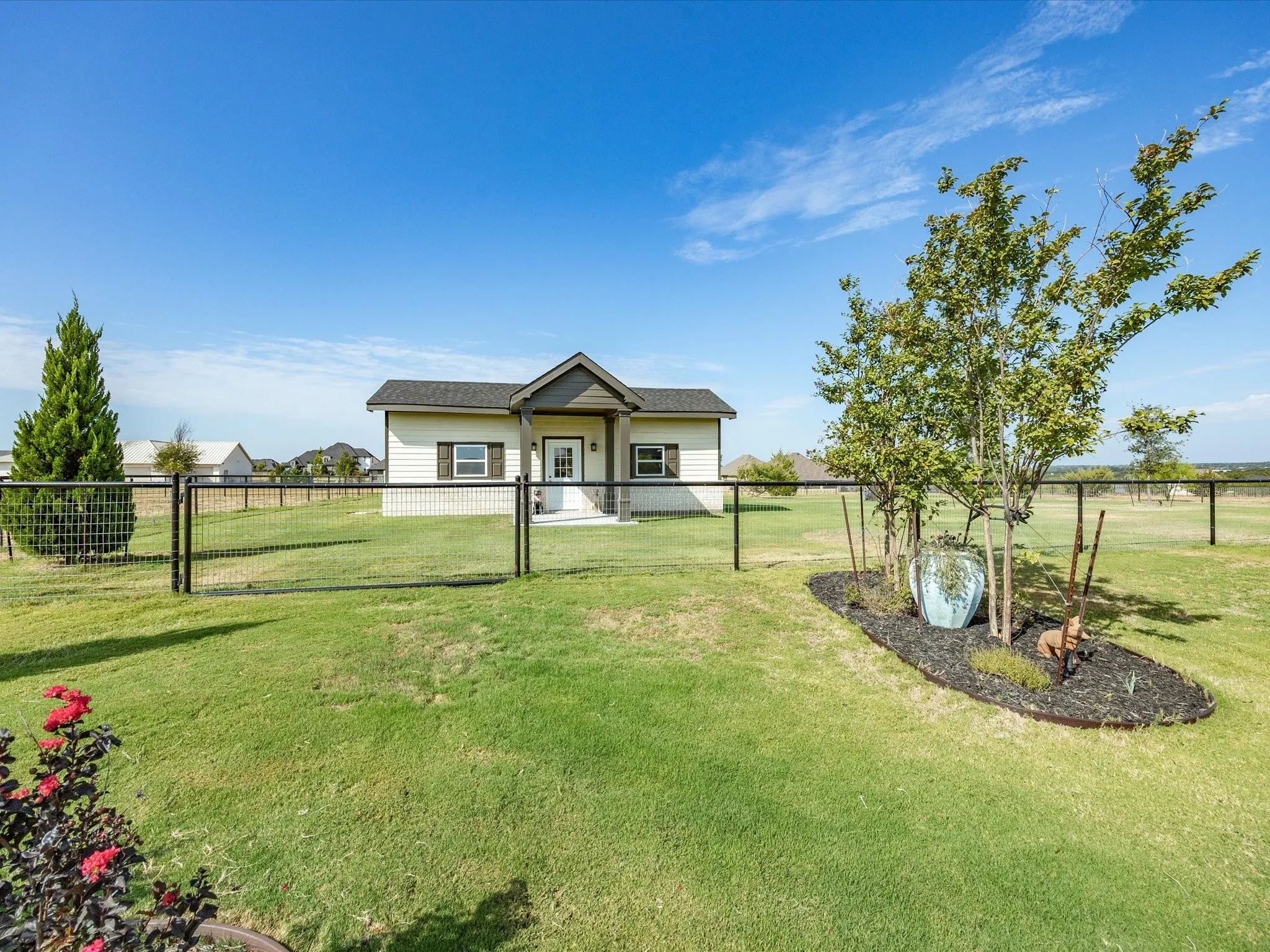 Single Family Residence For Sale in Hood County , 317 Kenyon Court, Granbury, Texas 76049, 4 Bedroom, 4 Bathroom, 3 Garage spaces, 3,898 Sqft, built in 2023, mls#21393805, Real Estate Agent in Granbury, Homes For Sale in Hood county, Homes For Sale in Granbury, Realtor in Granbury Texas, Real Estate Brokerage Independent Realty Texas, Luminita Cordes Realtor