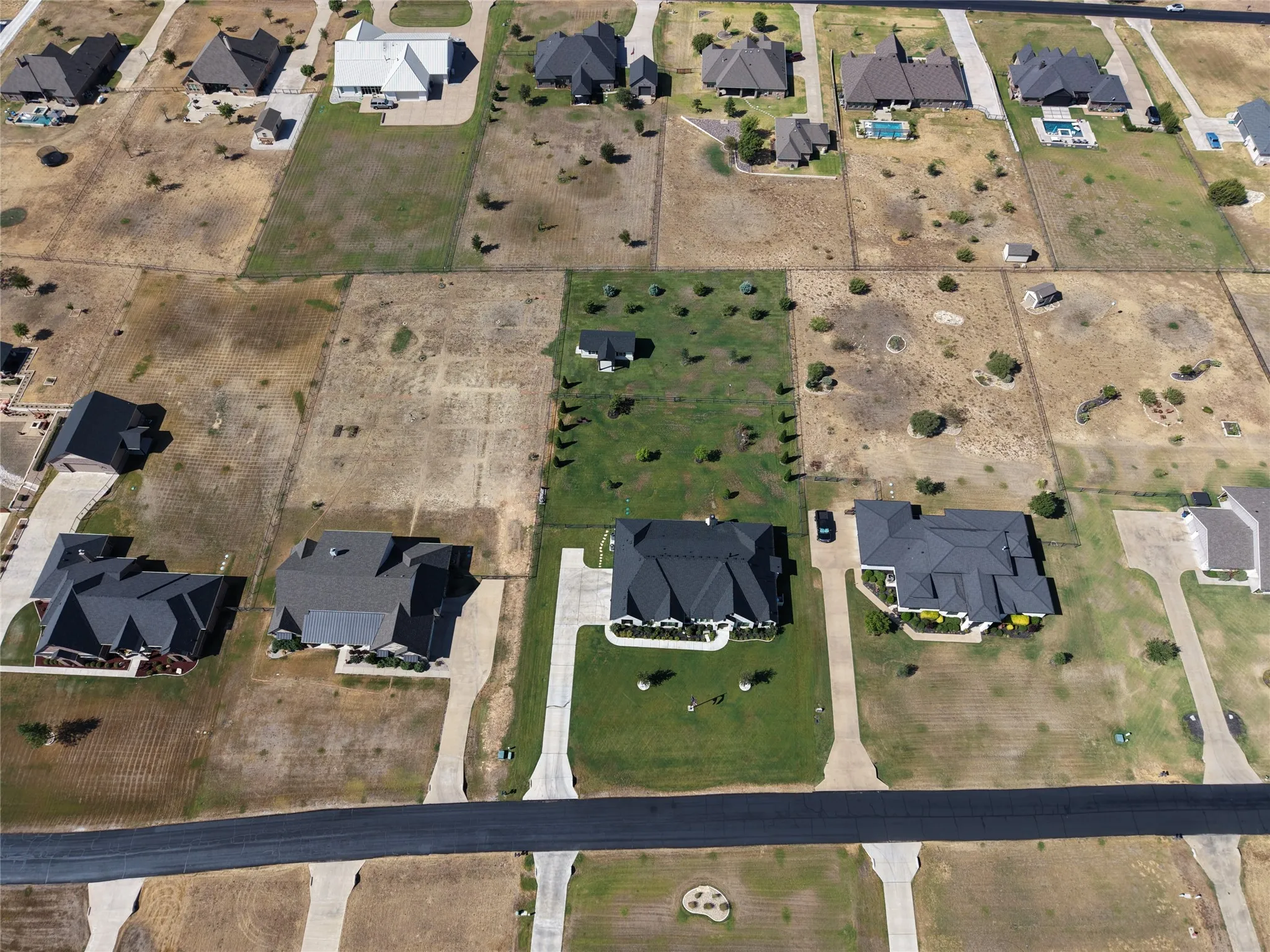 Single Family Residence For Sale in Hood County , 317 Kenyon Court, Granbury, Texas 76049, 4 Bedroom, 4 Bathroom, 3 Garage spaces, 3,898 Sqft, built in 2023, mls#21393805, Real Estate Agent in Granbury, Homes For Sale in Hood county, Homes For Sale in Granbury, Realtor in Granbury Texas, Real Estate Brokerage Independent Realty Texas, Luminita Cordes Realtor
