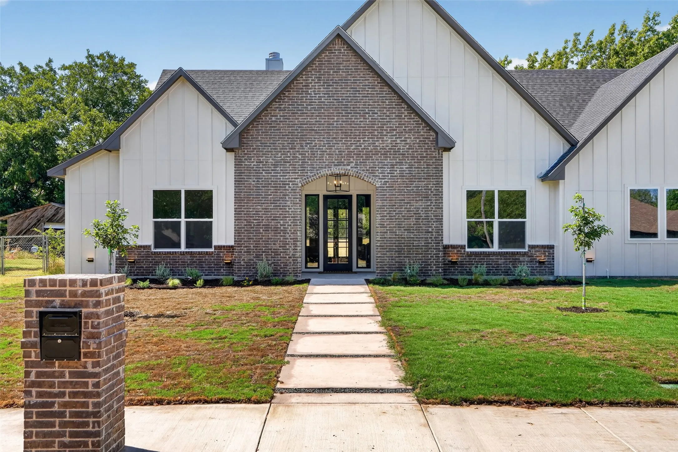 Single Family Residence For Sale in Tarrant County , 717 Easley Street, White Settlement, Texas 76108, 4 Bedroom, 3 Bathroom, 2 Garage spaces, 2,618 Sqft, built in 2026, mls#21394718, Real Estate Agent in White Settlement, Homes For Sale in Tarrant county, Homes For Sale in White Settlement, Realtor in White Settlement Texas, Real Estate Brokerage Independent Realty Texas, Luminita Cordes Realtor