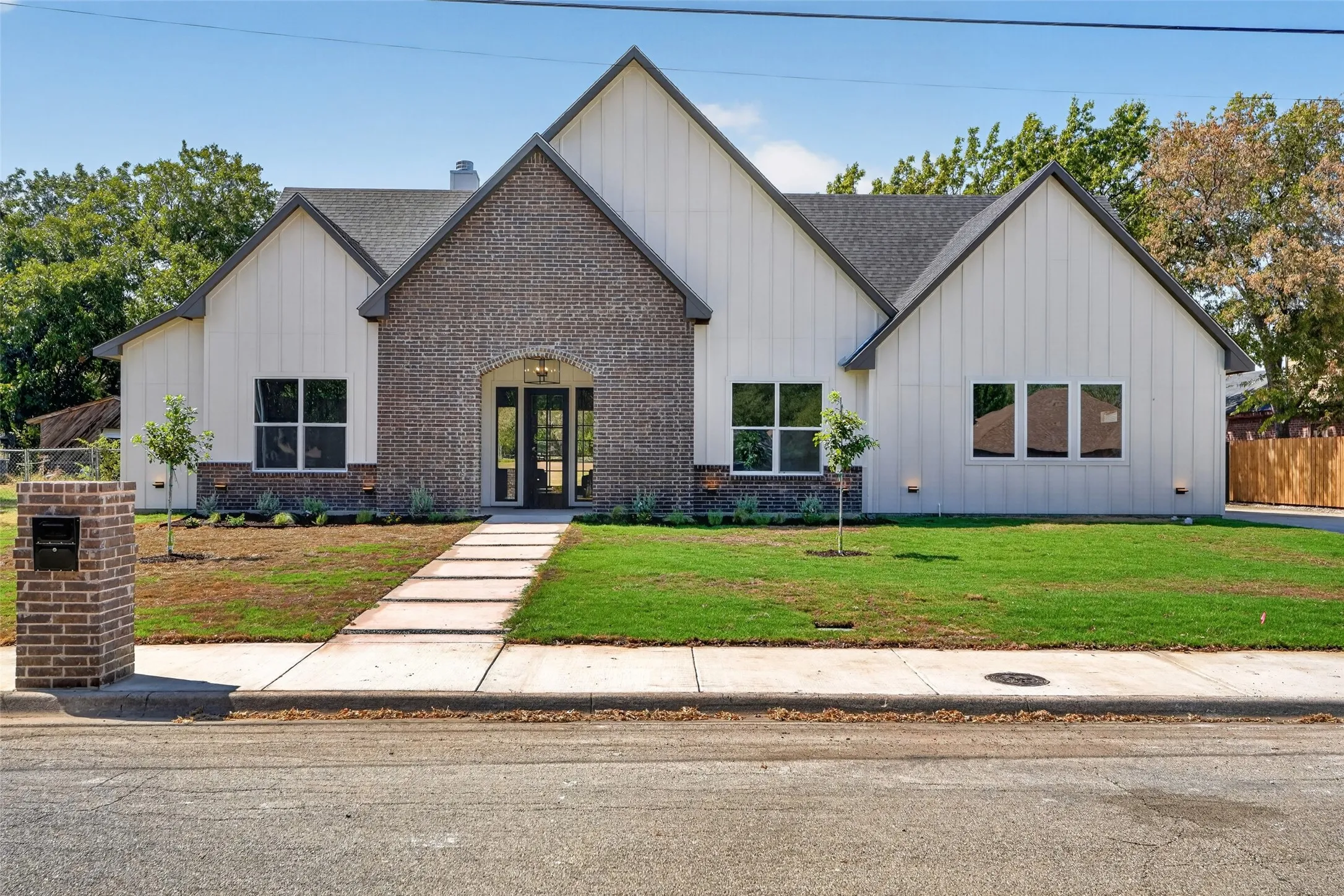 Single Family Residence For Sale in Tarrant County , 717 Easley Street, White Settlement, Texas 76108, 4 Bedroom, 3 Bathroom, 2 Garage spaces, 2,618 Sqft, built in 2026, mls#21394718, Real Estate Agent in White Settlement, Homes For Sale in Tarrant county, Homes For Sale in White Settlement, Realtor in White Settlement Texas, Real Estate Brokerage Independent Realty Texas, Luminita Cordes Realtor
