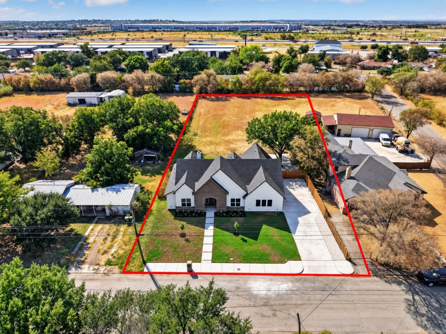 Single Family Residence For Sale in Tarrant County , 717 Easley Street, White Settlement, Texas 76108, 4 Bedroom, 3 Bathroom, 2 Garage spaces, 2,618 Sqft, built in 2026, mls#21394718, Real Estate Agent in White Settlement, Homes For Sale in Tarrant county, Homes For Sale in White Settlement, Realtor in White Settlement Texas, Real Estate Brokerage Independent Realty Texas, Luminita Cordes Realtor