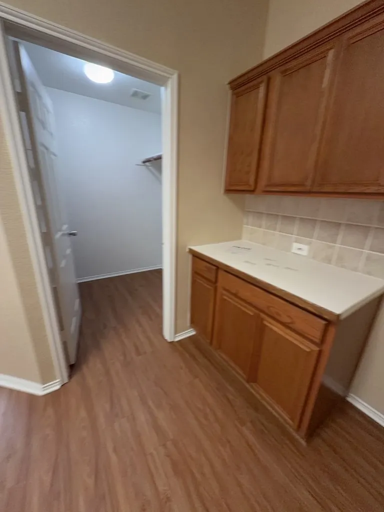 Single Family Residence For Rent in Tarrant County , 1513 Kingfisher Drive, Fort Worth, Texas 76131, 3 Bedroom, 2 Bathroom, 2 Garage spaces, 1,800 Sqft, built in 2004, mls#21394790, Real Estate Agent in Fort Worth, Homes For Rent in Tarrant county, Homes For Rent in Fort Worth, Realtor in Fort Worth Texas, Real Estate Brokerage Independent Realty Texas, Luminita Cordes Realtor