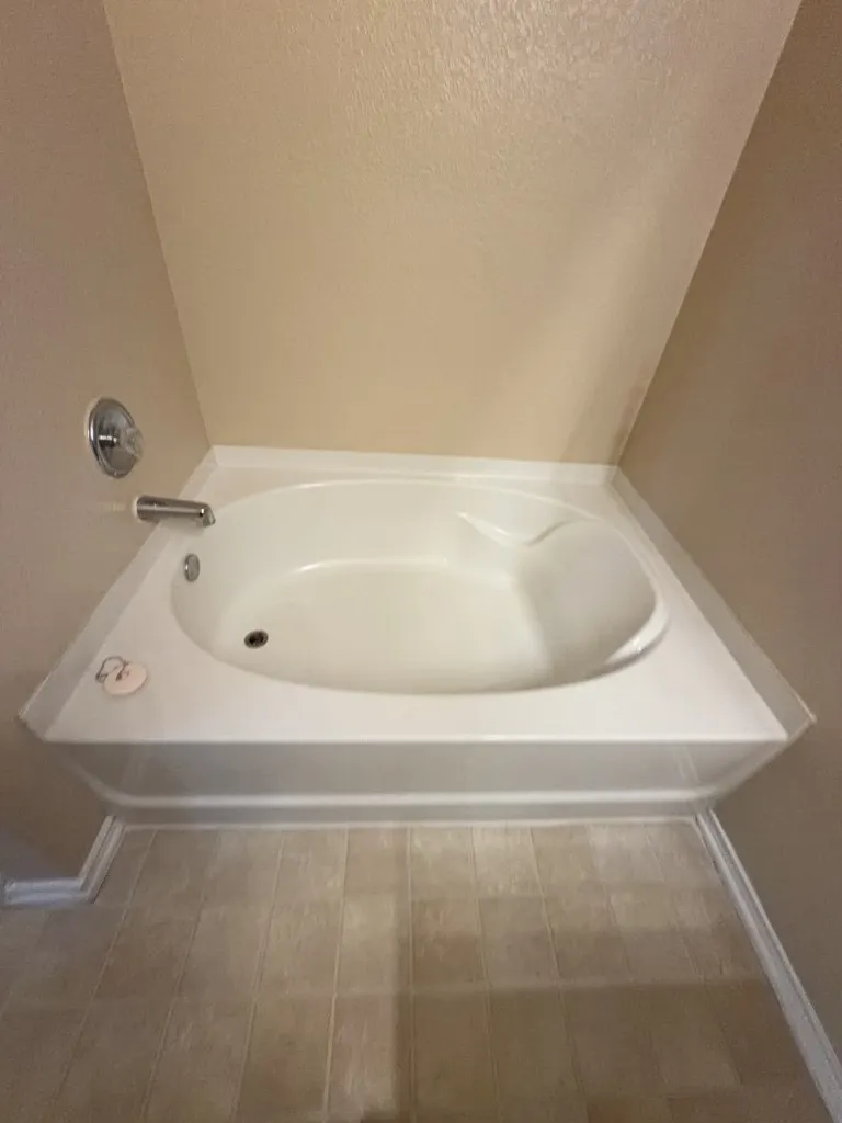 Single Family Residence For Rent in Tarrant County , 1513 Kingfisher Drive, Fort Worth, Texas 76131, 3 Bedroom, 2 Bathroom, 2 Garage spaces, 1,800 Sqft, built in 2004, mls#21394790, Real Estate Agent in Fort Worth, Homes For Rent in Tarrant county, Homes For Rent in Fort Worth, Realtor in Fort Worth Texas, Real Estate Brokerage Independent Realty Texas, Luminita Cordes Realtor