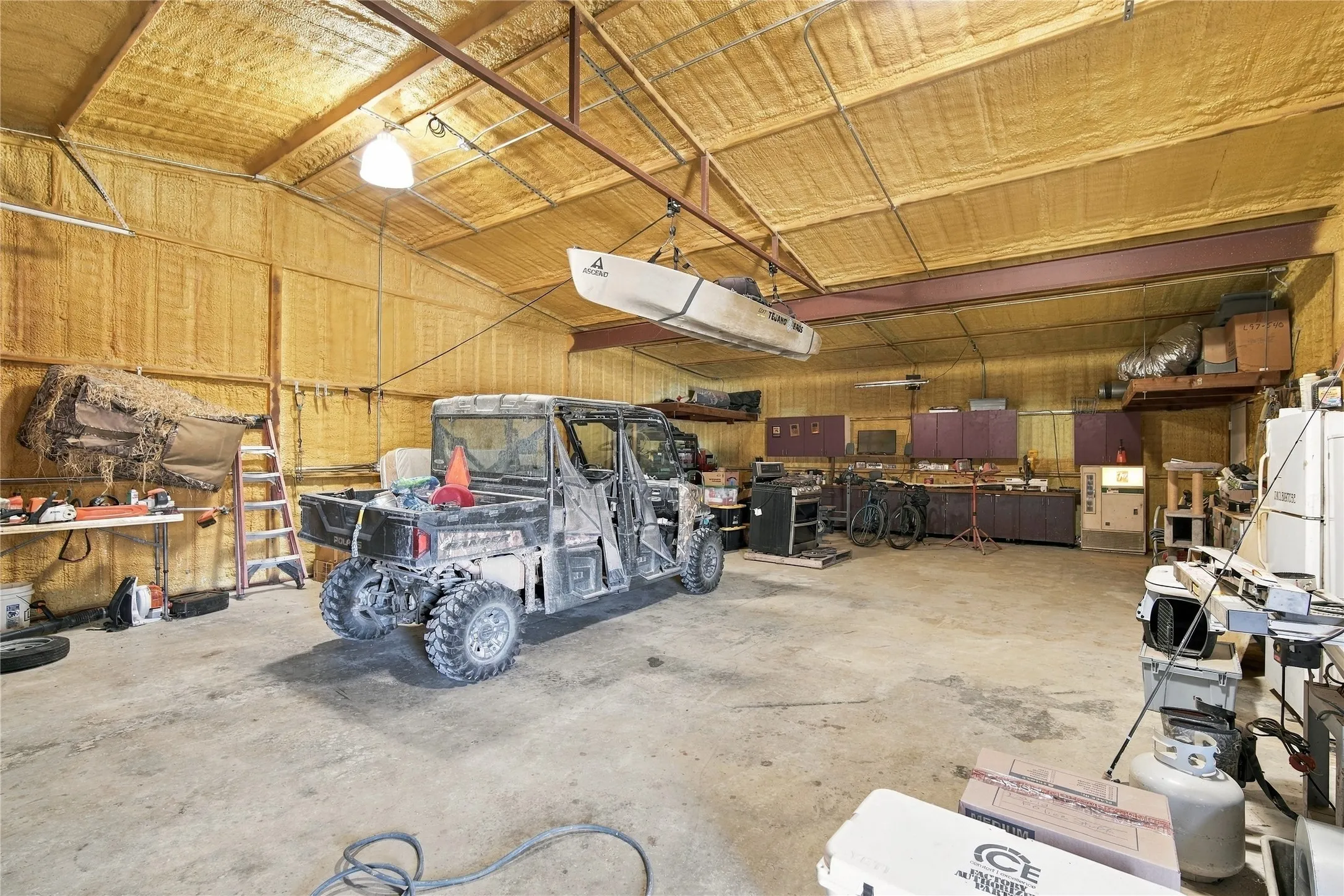 Single Family Residence For Sale in Ellis County , 290 Barton Road, Maypearl, Texas 76064, 3 Bedroom, 3 Bathroom, Garage spaces, 3,664 Sqft, built in 2014, mls#21387139, Real Estate Agent in Maypearl, Homes For Sale in Ellis county, Homes For Sale in Maypearl, Realtor in Maypearl Texas, Real Estate Brokerage Independent Realty Texas, Luminita Cordes Realtor