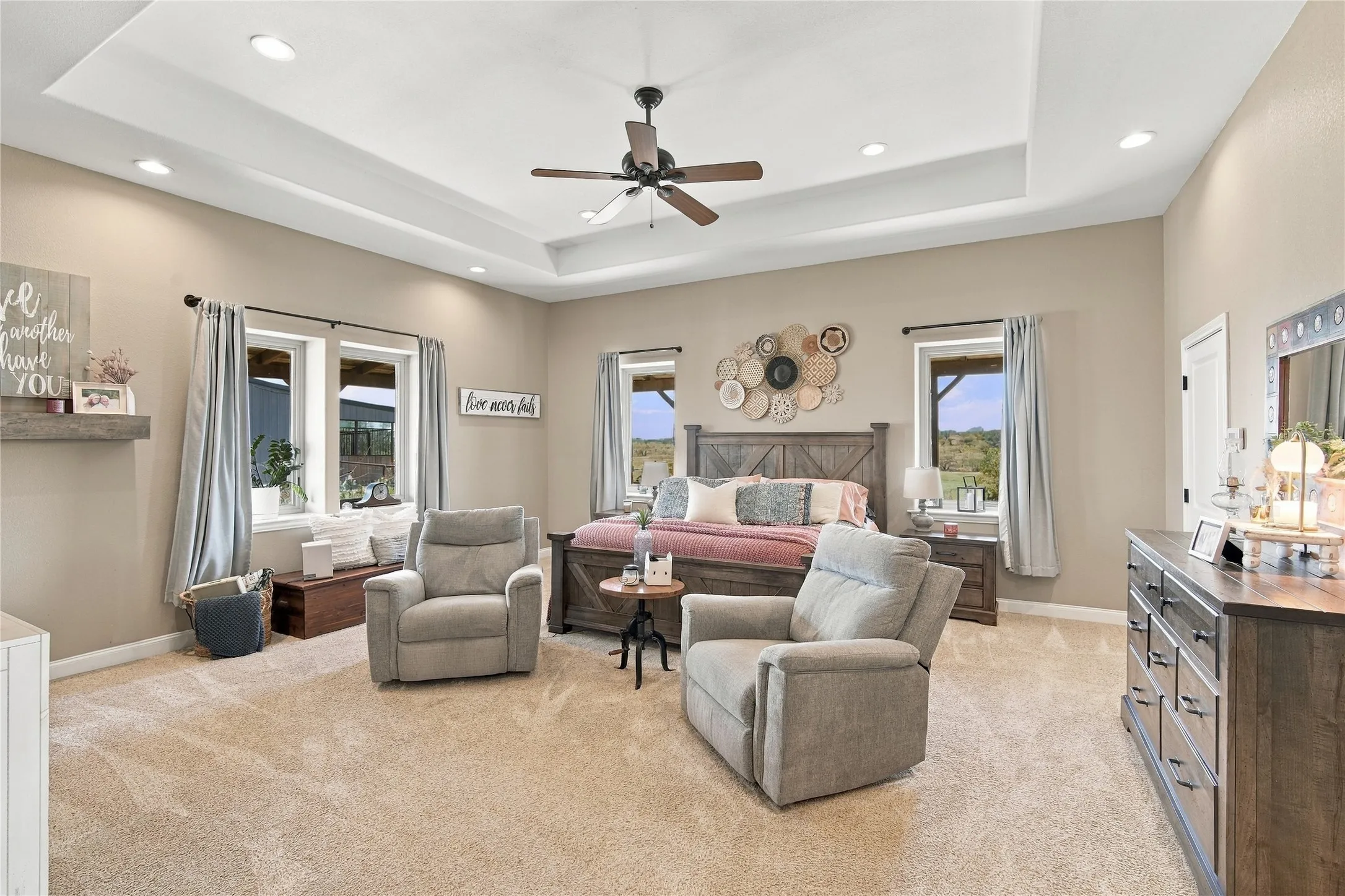 Single Family Residence For Sale in Ellis County , 290 Barton Road, Maypearl, Texas 76064, 3 Bedroom, 3 Bathroom, Garage spaces, 3,664 Sqft, built in 2014, mls#21387139, Real Estate Agent in Maypearl, Homes For Sale in Ellis county, Homes For Sale in Maypearl, Realtor in Maypearl Texas, Real Estate Brokerage Independent Realty Texas, Luminita Cordes Realtor
