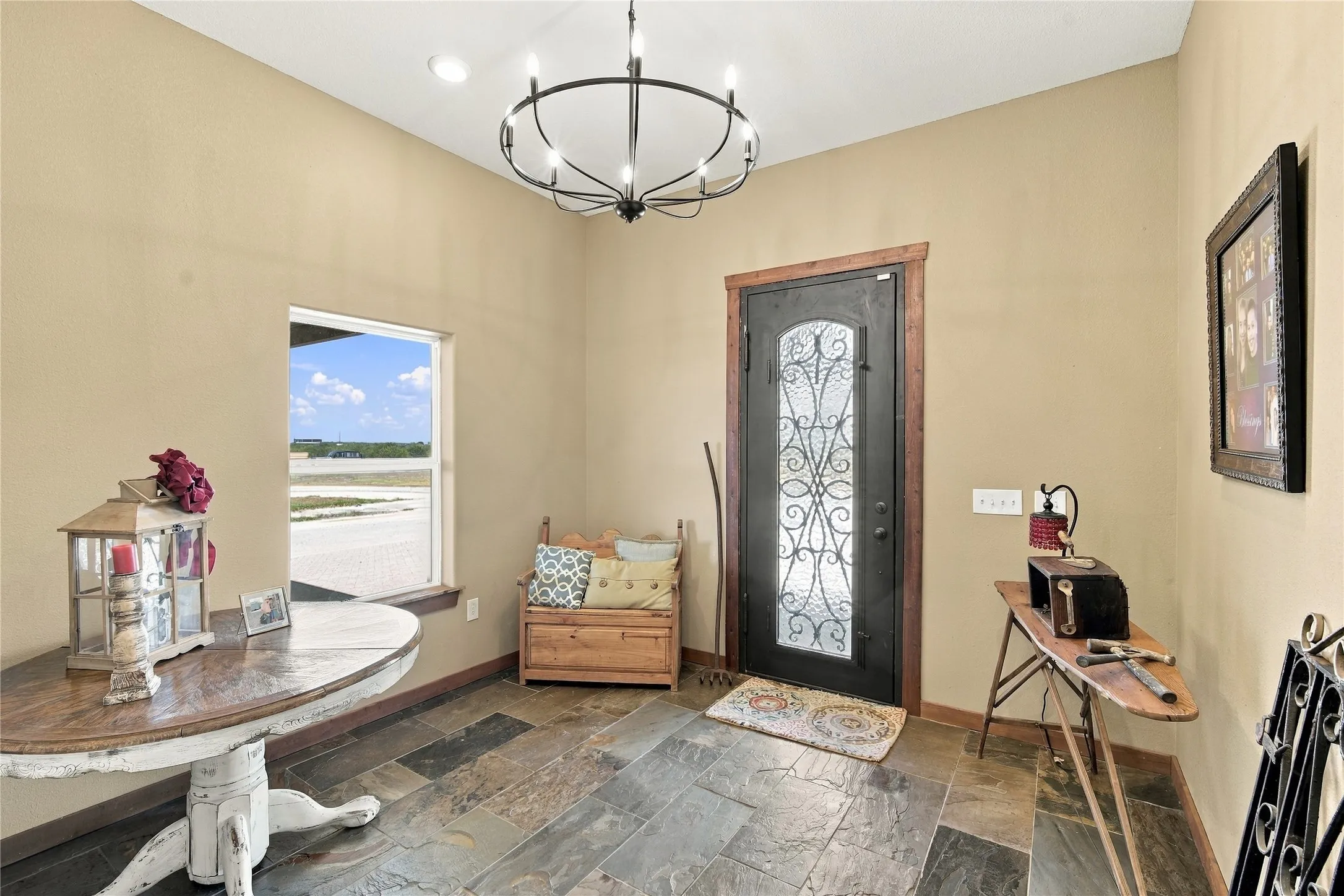 Single Family Residence For Sale in Ellis County , 290 Barton Road, Maypearl, Texas 76064, 3 Bedroom, 3 Bathroom, Garage spaces, 3,664 Sqft, built in 2014, mls#21387139, Real Estate Agent in Maypearl, Homes For Sale in Ellis county, Homes For Sale in Maypearl, Realtor in Maypearl Texas, Real Estate Brokerage Independent Realty Texas, Luminita Cordes Realtor