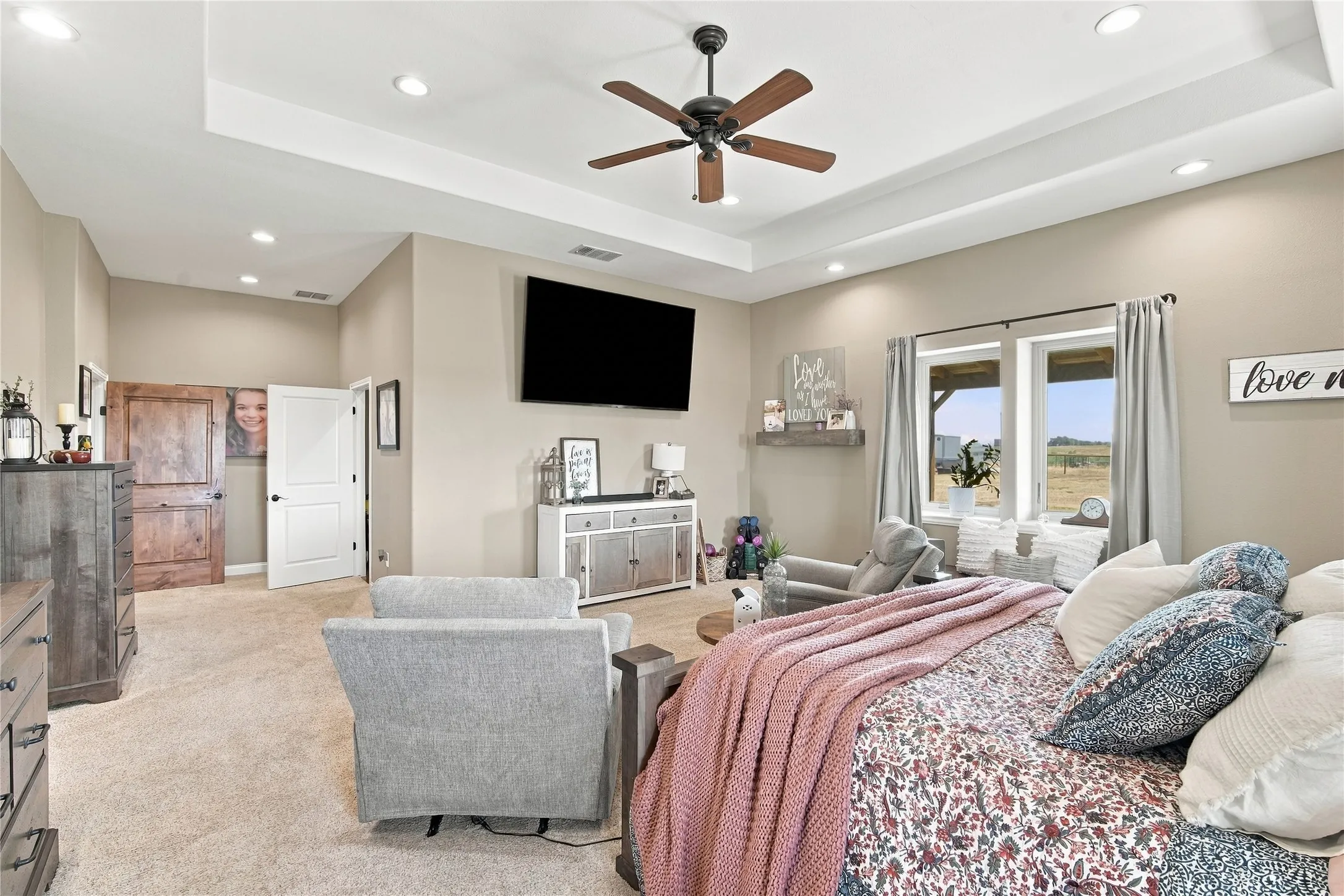 Single Family Residence For Sale in Ellis County , 290 Barton Road, Maypearl, Texas 76064, 3 Bedroom, 3 Bathroom, Garage spaces, 3,664 Sqft, built in 2014, mls#21387139, Real Estate Agent in Maypearl, Homes For Sale in Ellis county, Homes For Sale in Maypearl, Realtor in Maypearl Texas, Real Estate Brokerage Independent Realty Texas, Luminita Cordes Realtor