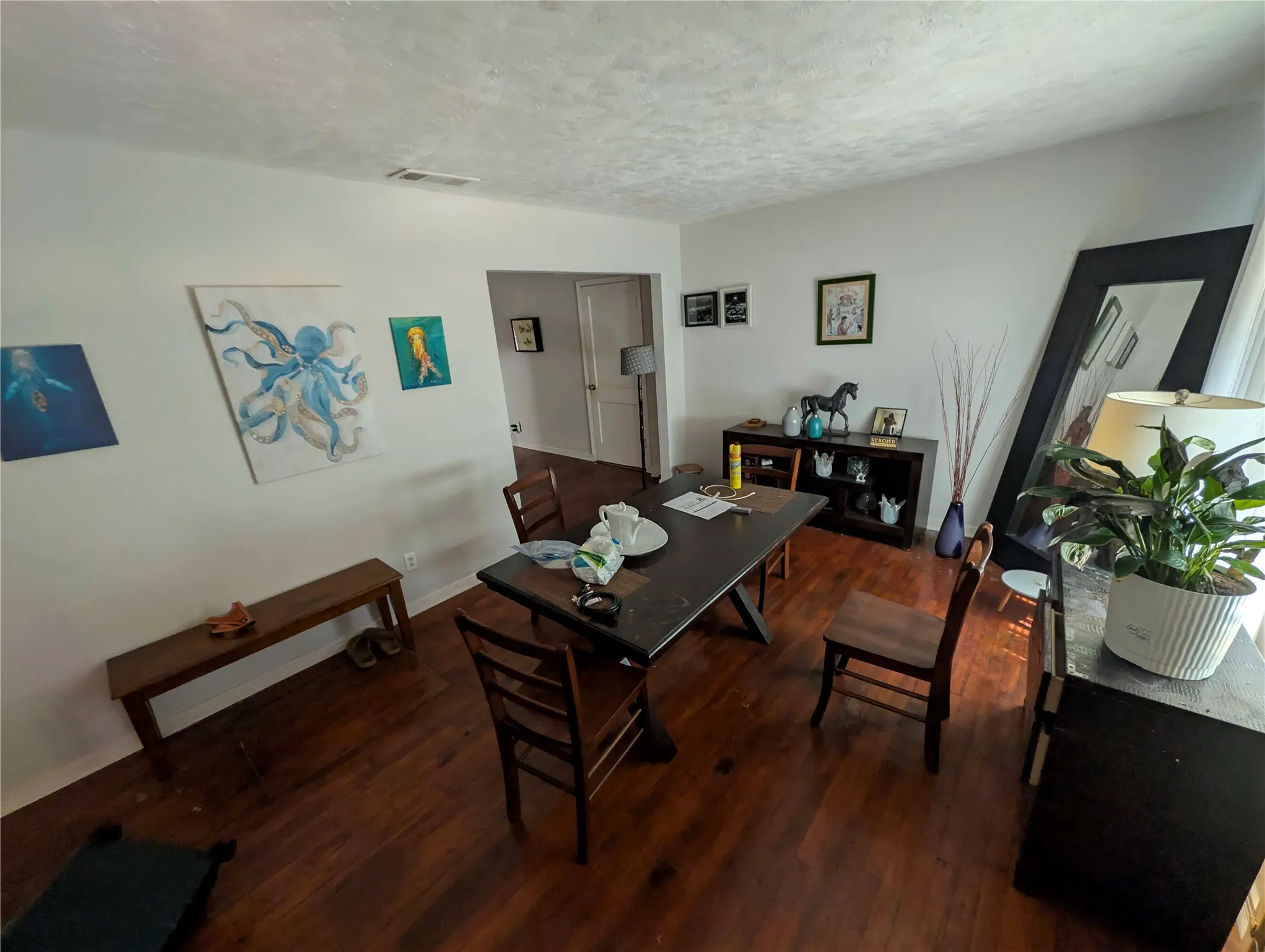 Single Family Residence For Sale in Dallas County , 2723 Grayson Drive, Dallas, Texas 75224, 3 Bedroom, 1 Bathroom, 1 Garage spaces, 1,224 Sqft, built in 1950, mls#21394793, Real Estate Agent in Dallas, Homes For Sale in Dallas county, Homes For Sale in Dallas, Realtor in Dallas Texas, Real Estate Brokerage Independent Realty Texas, Luminita Cordes Realtor