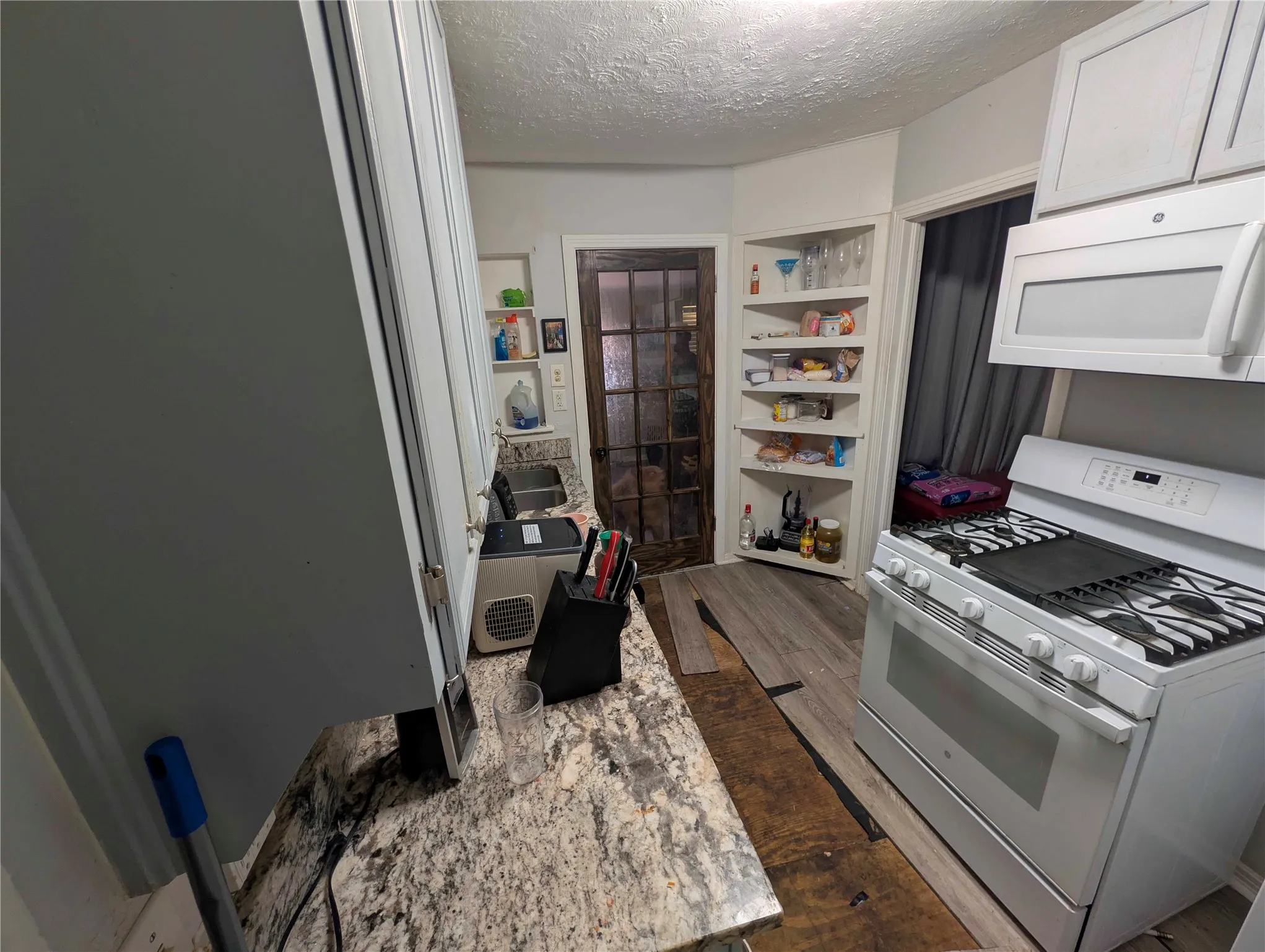 Single Family Residence For Sale in Dallas County , 2723 Grayson Drive, Dallas, Texas 75224, 3 Bedroom, 1 Bathroom, 1 Garage spaces, 1,224 Sqft, built in 1950, mls#21394793, Real Estate Agent in Dallas, Homes For Sale in Dallas county, Homes For Sale in Dallas, Realtor in Dallas Texas, Real Estate Brokerage Independent Realty Texas, Luminita Cordes Realtor