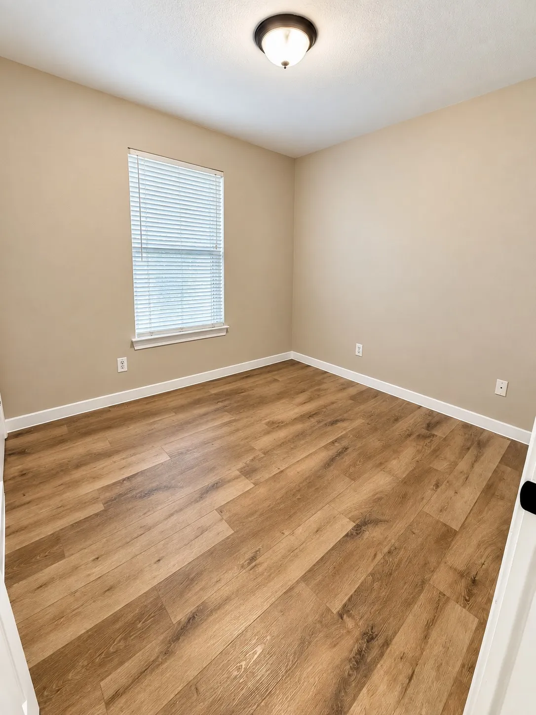 Single Family Residence For Rent in Collin County , 1102 Hamilton Street, Mc Kinney, Texas 75069, 3 Bedroom, 2 Bathroom, Garage spaces, 1,173 Sqft, built in 2004, mls#21393230, Real Estate Agent in Mc Kinney, Homes For Rent in Collin county, Homes For Rent in Mc Kinney, Realtor in Mc Kinney Texas, Real Estate Brokerage Independent Realty Texas, Luminita Cordes Realtor