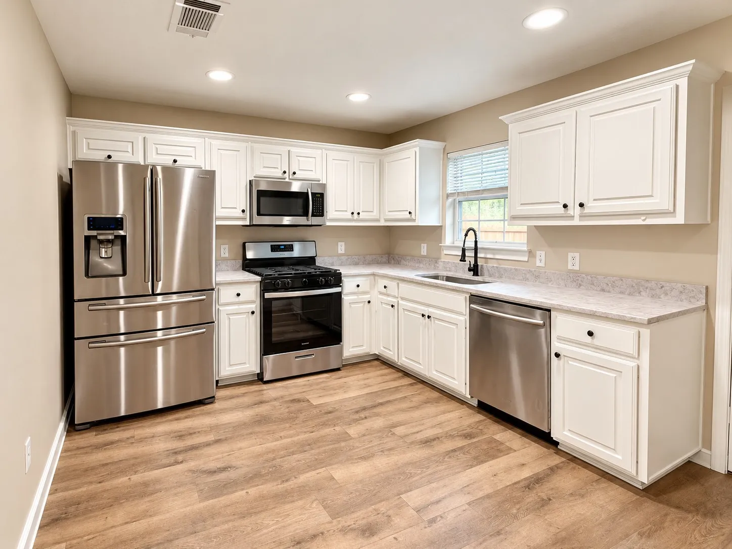 Single Family Residence For Rent in Collin County , 1102 Hamilton Street, Mc Kinney, Texas 75069, 3 Bedroom, 2 Bathroom, Garage spaces, 1,173 Sqft, built in 2004, mls#21393230, Real Estate Agent in Mc Kinney, Homes For Rent in Collin county, Homes For Rent in Mc Kinney, Realtor in Mc Kinney Texas, Real Estate Brokerage Independent Realty Texas, Luminita Cordes Realtor