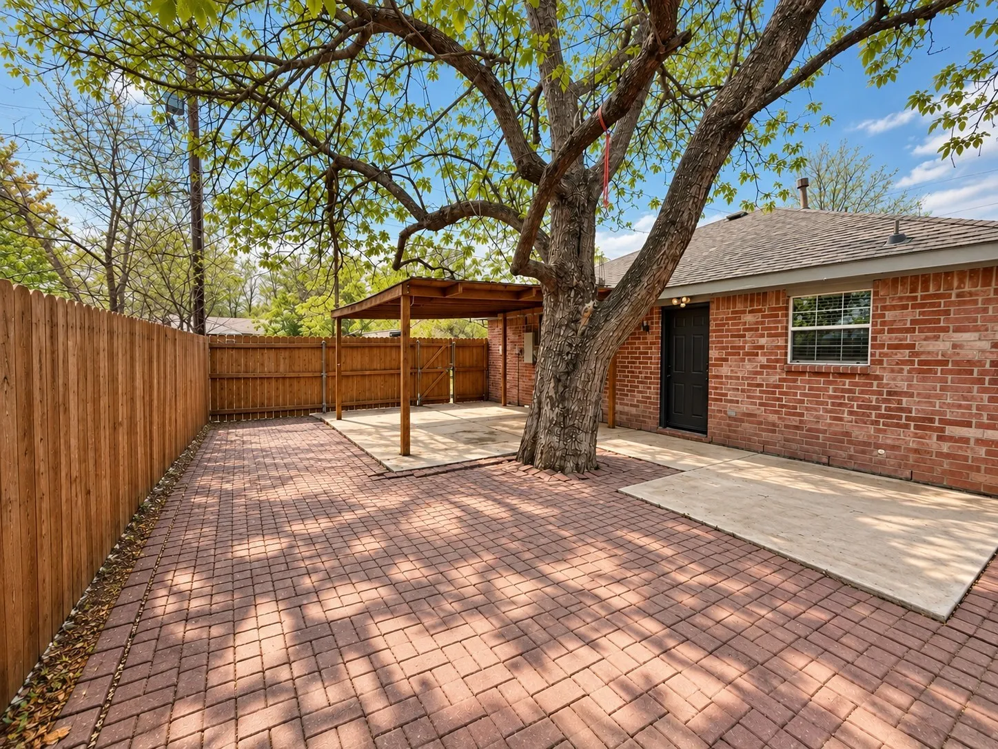 Single Family Residence For Rent in Collin County , 1102 Hamilton Street, Mc Kinney, Texas 75069, 3 Bedroom, 2 Bathroom, Garage spaces, 1,173 Sqft, built in 2004, mls#21393230, Real Estate Agent in Mc Kinney, Homes For Rent in Collin county, Homes For Rent in Mc Kinney, Realtor in Mc Kinney Texas, Real Estate Brokerage Independent Realty Texas, Luminita Cordes Realtor