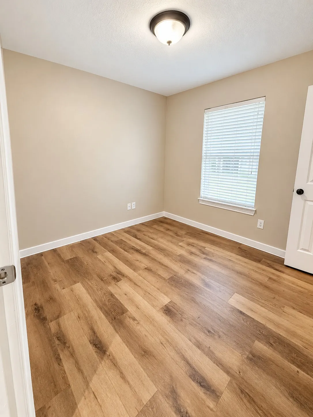 Single Family Residence For Rent in Collin County , 1102 Hamilton Street, Mc Kinney, Texas 75069, 3 Bedroom, 2 Bathroom, Garage spaces, 1,173 Sqft, built in 2004, mls#21393230, Real Estate Agent in Mc Kinney, Homes For Rent in Collin county, Homes For Rent in Mc Kinney, Realtor in Mc Kinney Texas, Real Estate Brokerage Independent Realty Texas, Luminita Cordes Realtor