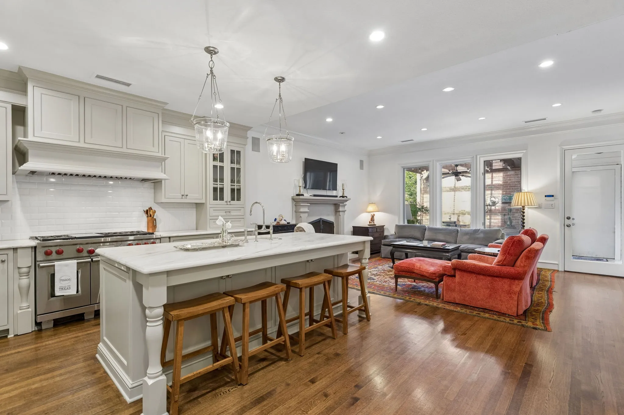 Single Family Residence For Sale in Dallas County , 3454 Potomac Avenue, University Park, Texas 75205, 3 Bedroom, 3 Bathroom, 2 Garage spaces, 2,970 Sqft, built in 1997, mls#21393840, Real Estate Agent in University Park, Homes For Sale in Dallas county, Homes For Sale in University Park, Realtor in University Park Texas, Real Estate Brokerage Independent Realty Texas, Luminita Cordes Realtor
