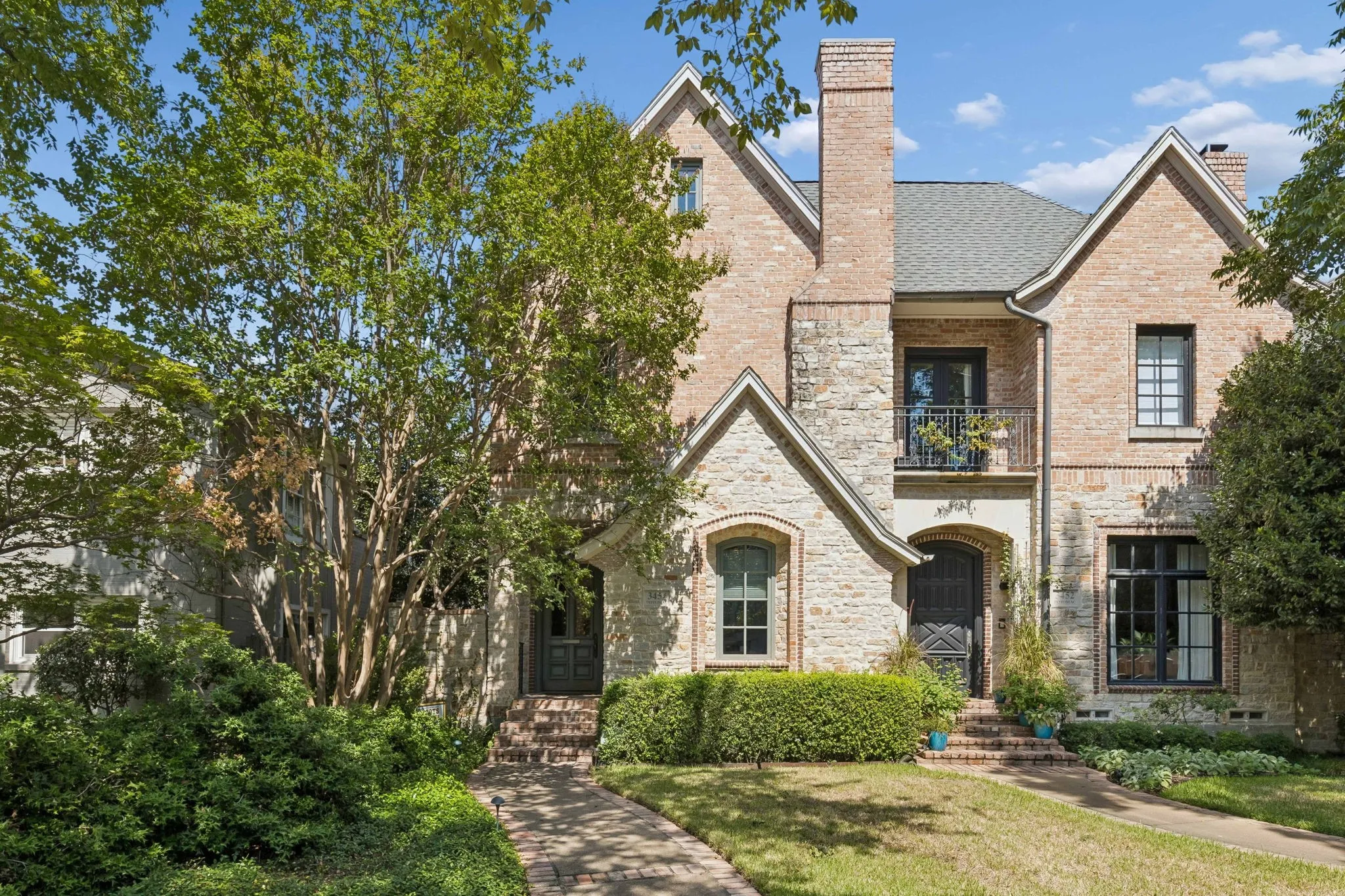 Single Family Residence For Sale in Dallas County , 3454 Potomac Avenue, University Park, Texas 75205, 3 Bedroom, 3 Bathroom, 2 Garage spaces, 2,970 Sqft, built in 1997, mls#21393840, Real Estate Agent in University Park, Homes For Sale in Dallas county, Homes For Sale in University Park, Realtor in University Park Texas, Real Estate Brokerage Independent Realty Texas, Luminita Cordes Realtor