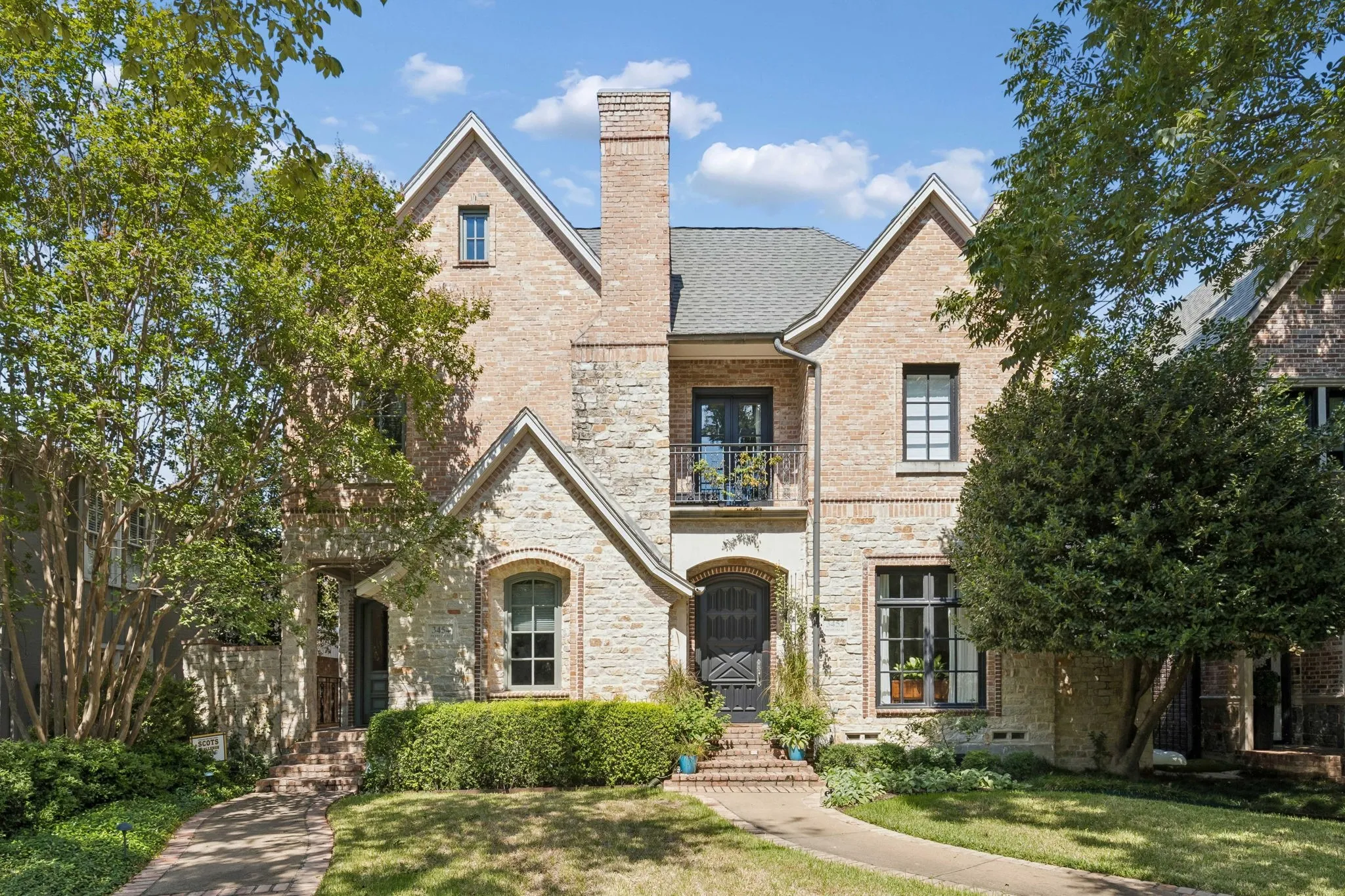 Single Family Residence For Sale in Dallas County , 3454 Potomac Avenue, University Park, Texas 75205, 3 Bedroom, 3 Bathroom, 2 Garage spaces, 2,970 Sqft, built in 1997, mls#21393840, Real Estate Agent in University Park, Homes For Sale in Dallas county, Homes For Sale in University Park, Realtor in University Park Texas, Real Estate Brokerage Independent Realty Texas, Luminita Cordes Realtor
