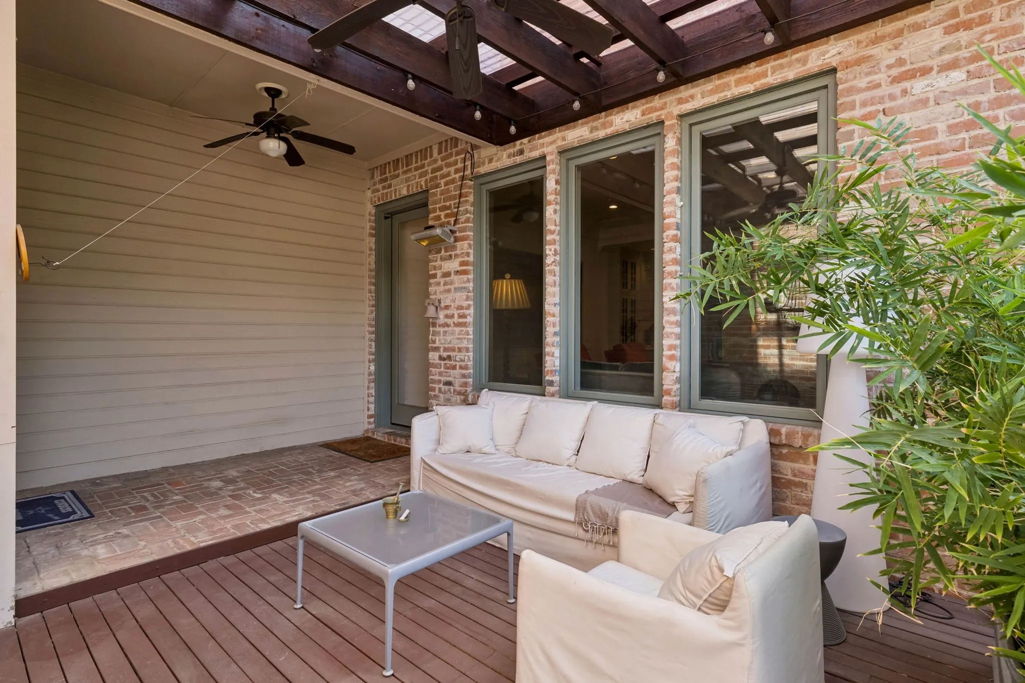 Single Family Residence For Sale in Dallas County , 3454 Potomac Avenue, University Park, Texas 75205, 3 Bedroom, 3 Bathroom, 2 Garage spaces, 2,970 Sqft, built in 1997, mls#21393840, Real Estate Agent in University Park, Homes For Sale in Dallas county, Homes For Sale in University Park, Realtor in University Park Texas, Real Estate Brokerage Independent Realty Texas, Luminita Cordes Realtor