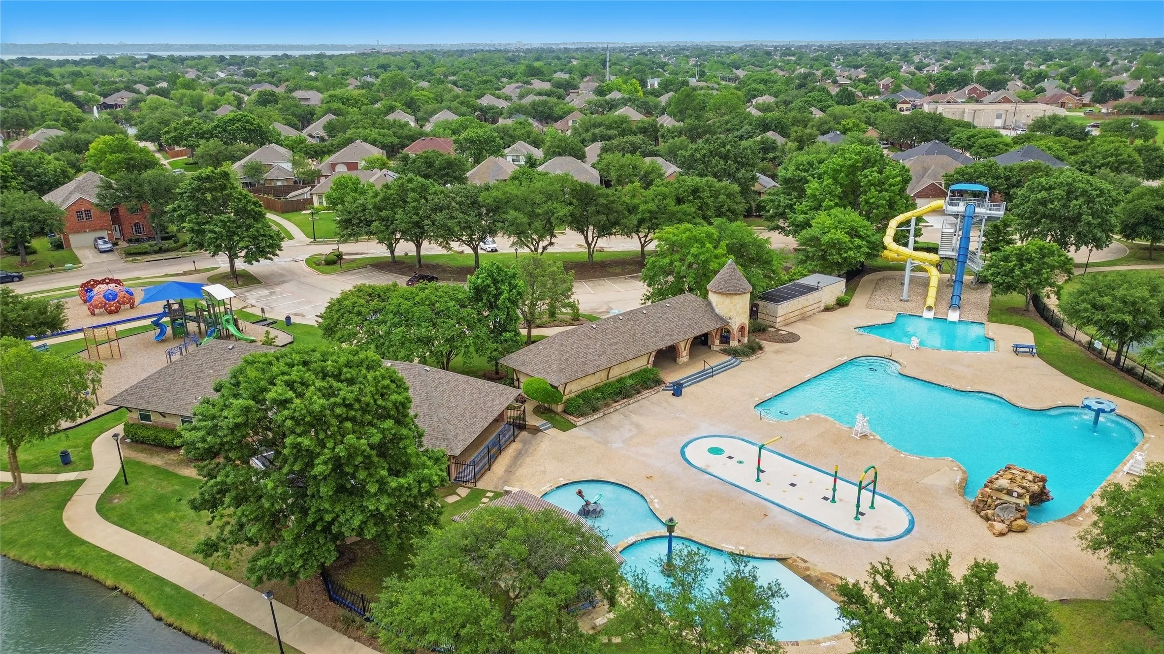 Single Family Residence For Sale in Dallas County , 10618 Newcastleton Lane, Rowlett, Texas 75089, 3 Bedroom, 3 Bathroom, 2 Garage spaces, 2,398 Sqft, built in 2001, mls#21393494, Real Estate Agent in Rowlett, Homes For Sale in Dallas county, Homes For Sale in Rowlett, Realtor in Rowlett Texas, Real Estate Brokerage Independent Realty Texas, Luminita Cordes Realtor